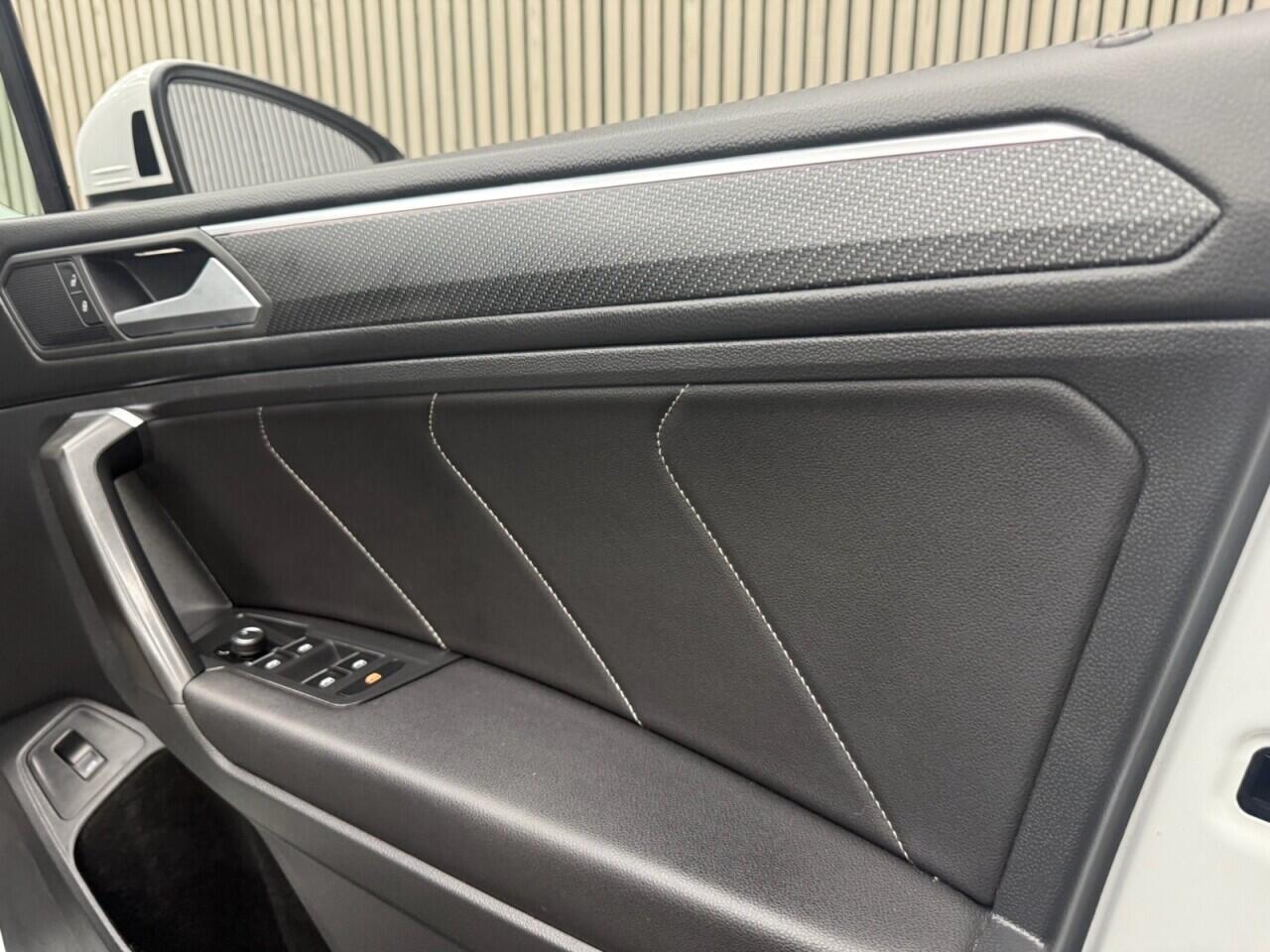 Volkswagen Tiguan Allspace view 11