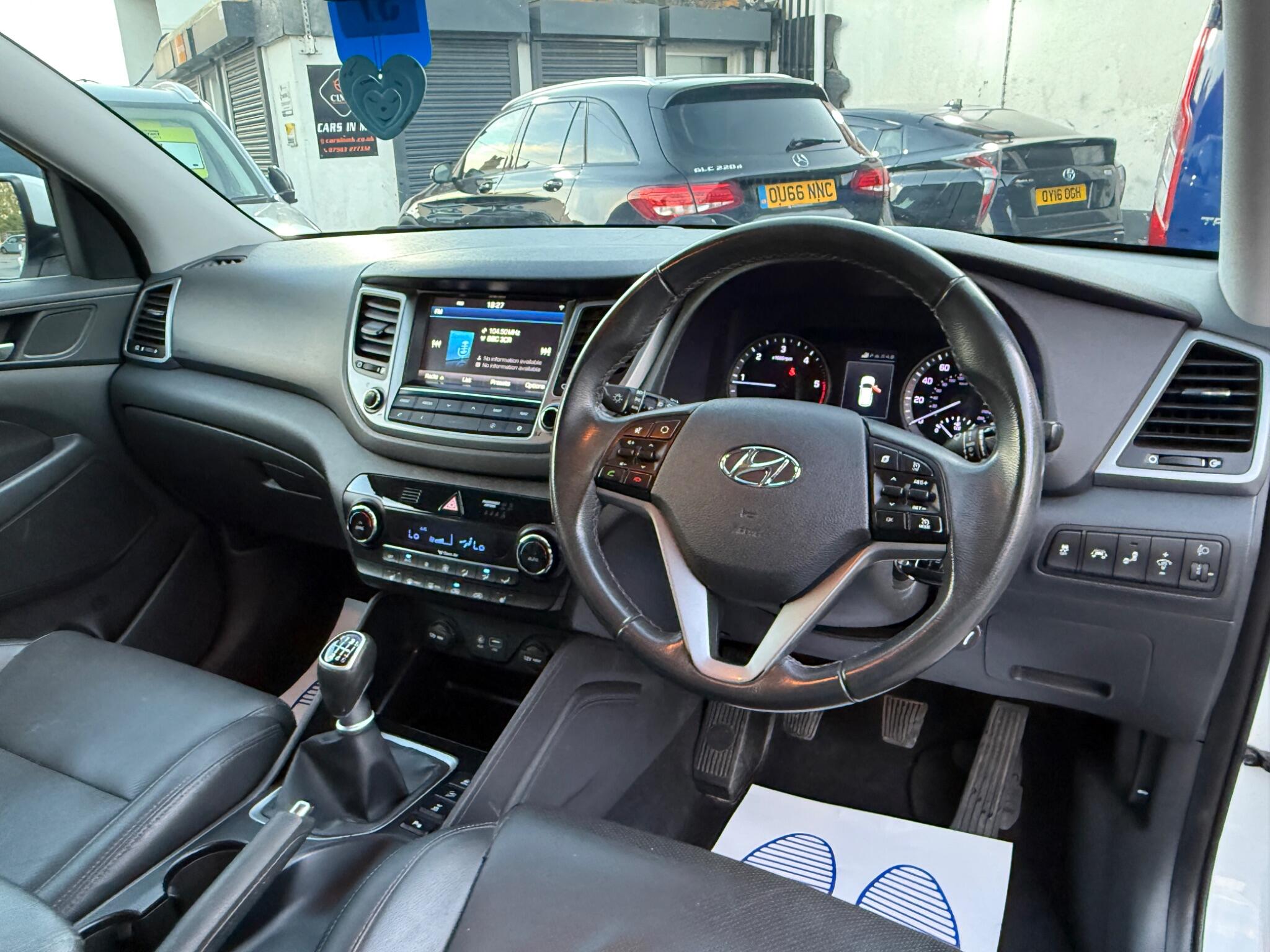 Hyundai TUCSON - Image 29