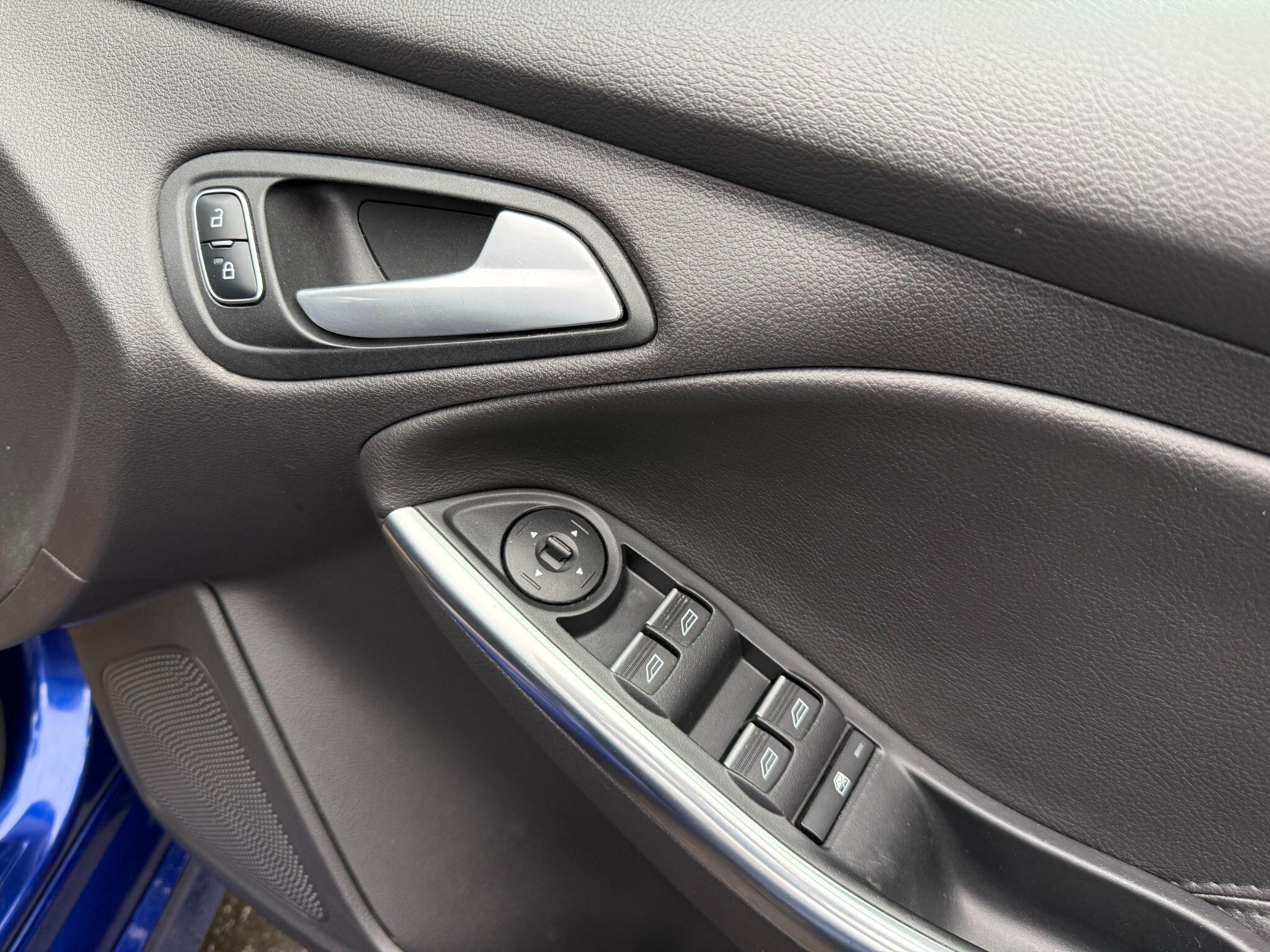 Ford Focus view 36