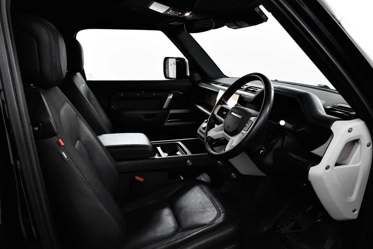 Land Rover Defender view 4