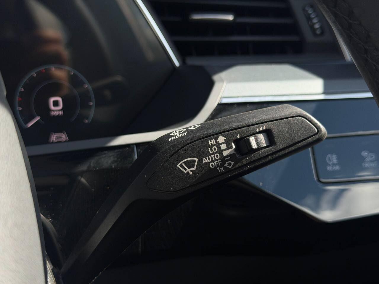 Audi E-Tron view 40