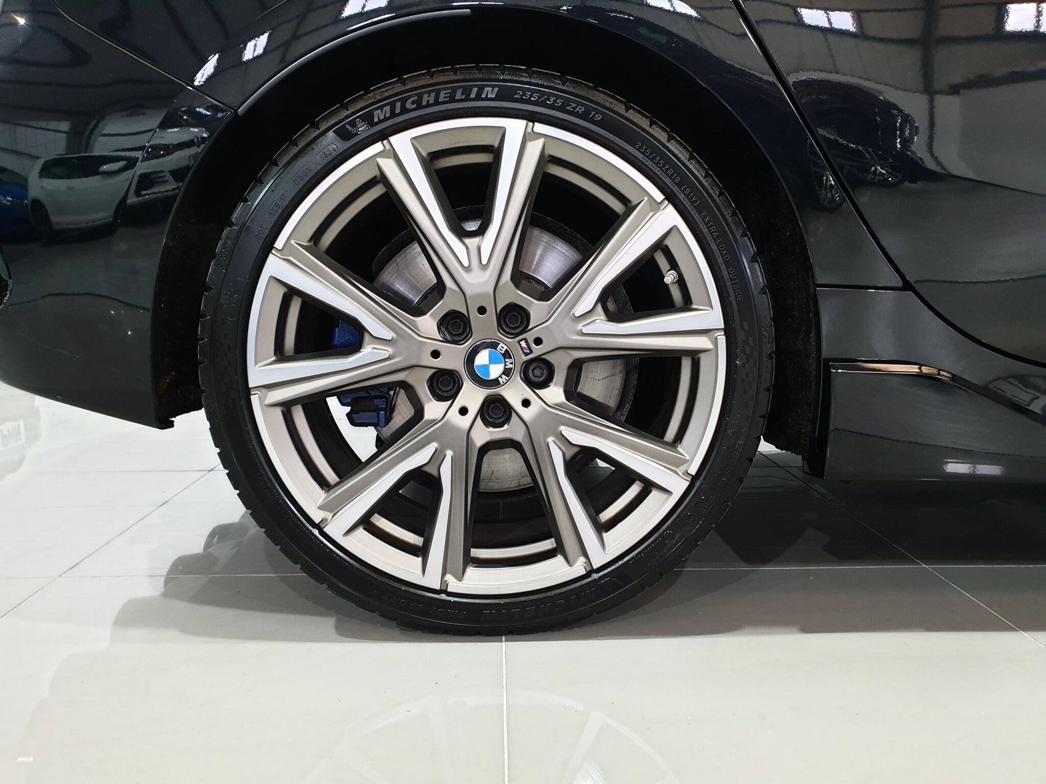 BMW 1 Series view 42