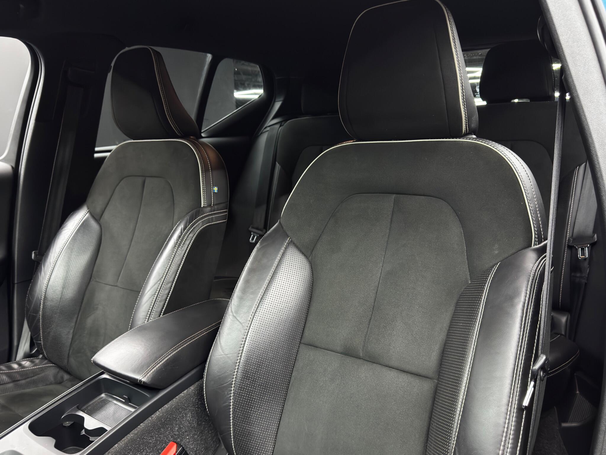 Volvo XC40 view 14