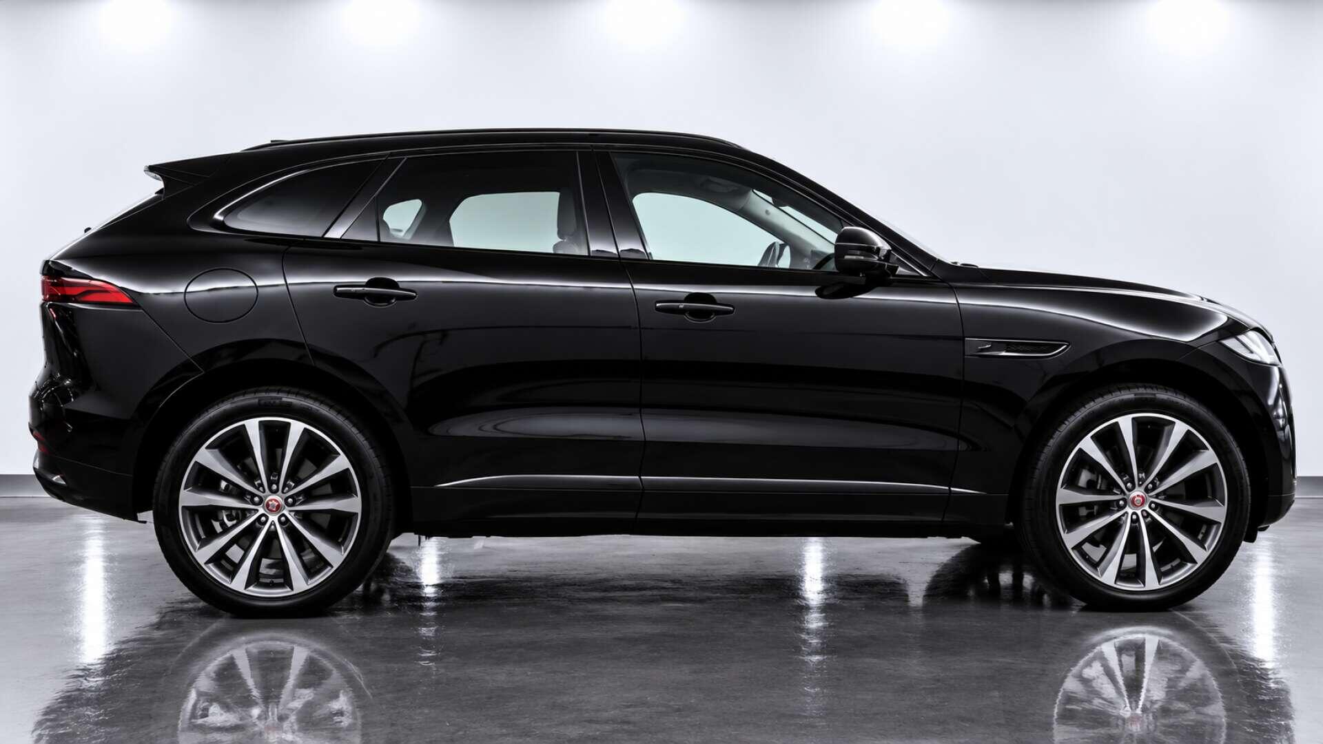 Jaguar F-Pace view 3