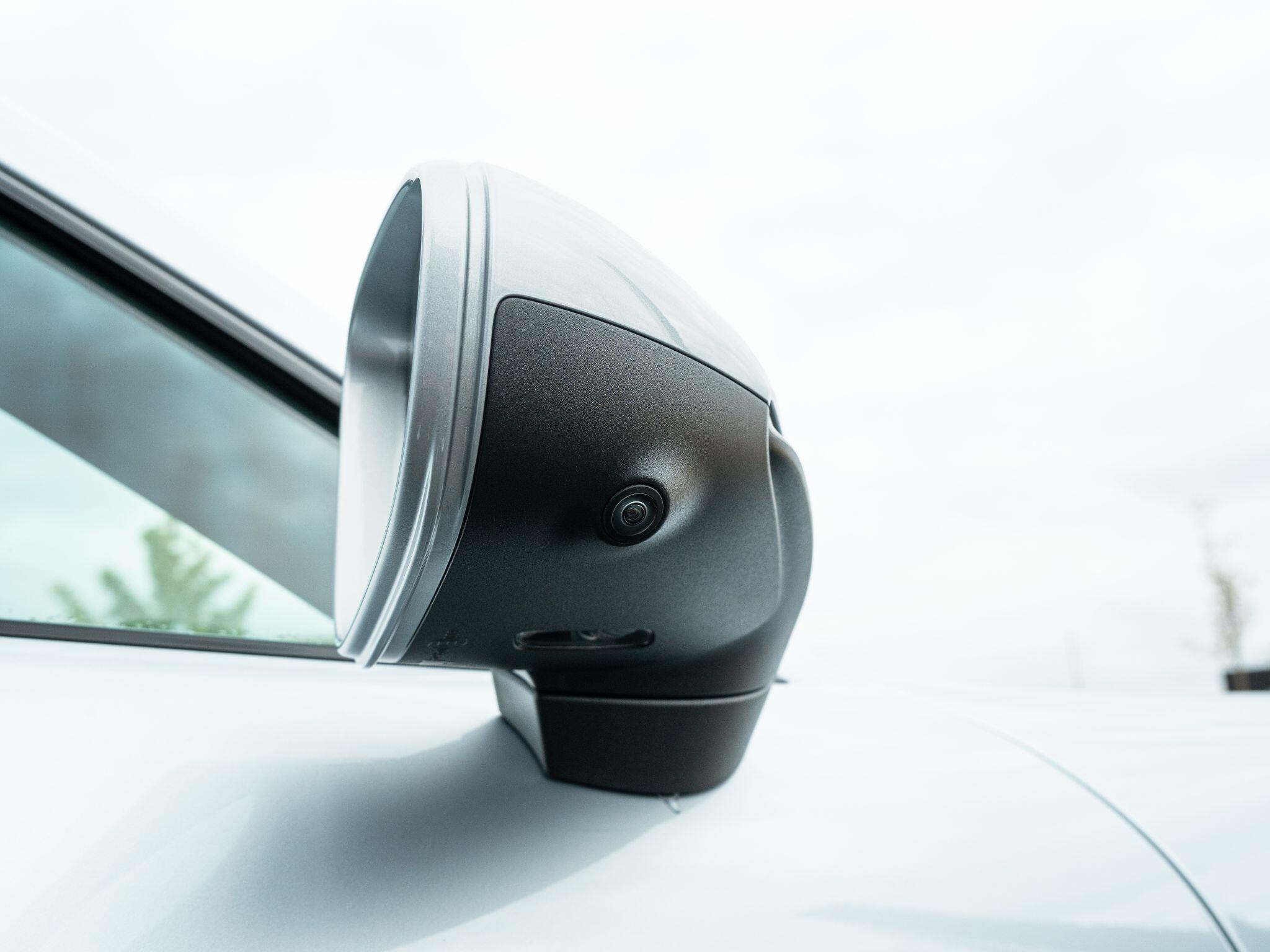 Porsche Taycan view 10