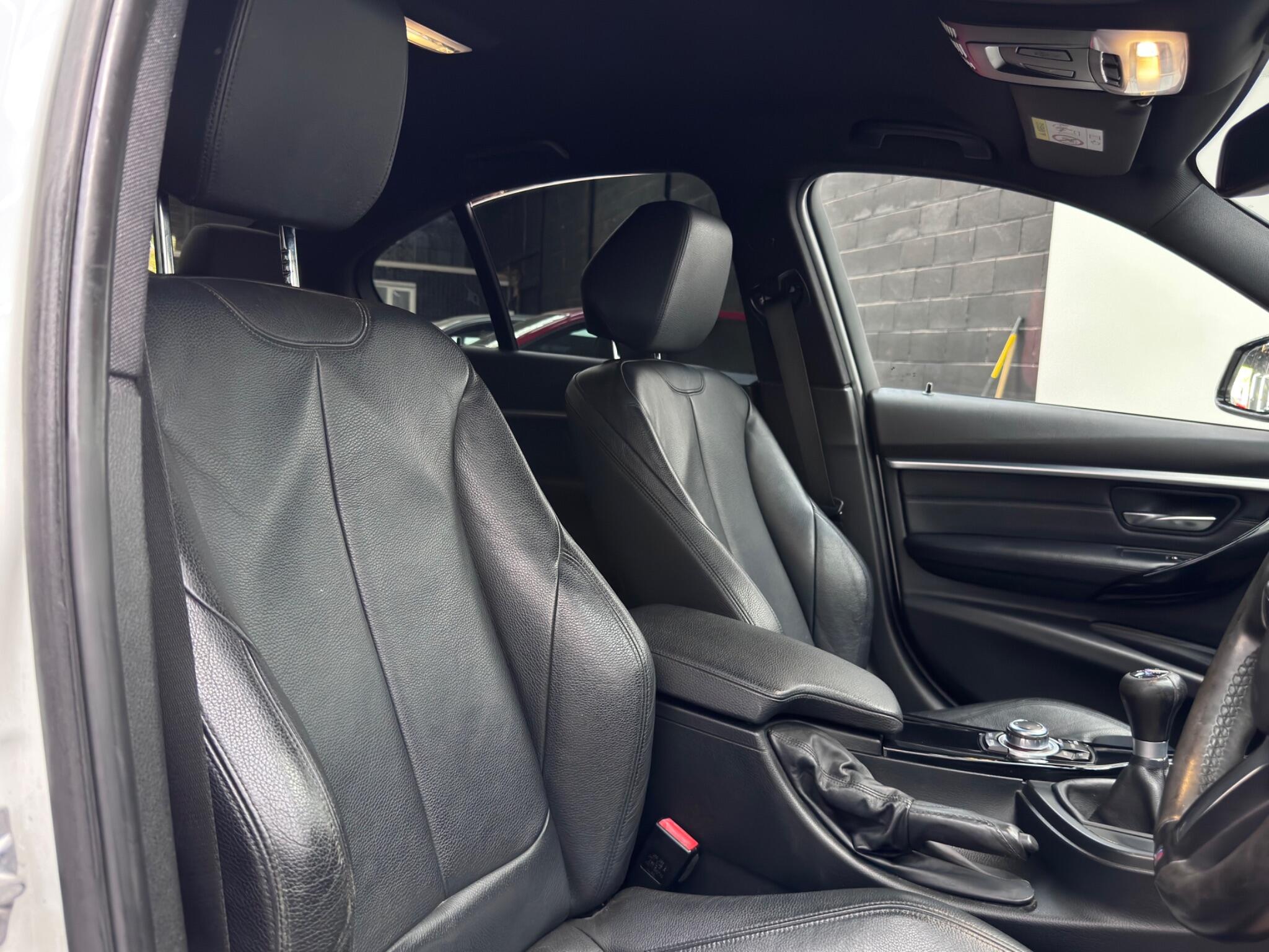 BMW 3 Series view 44