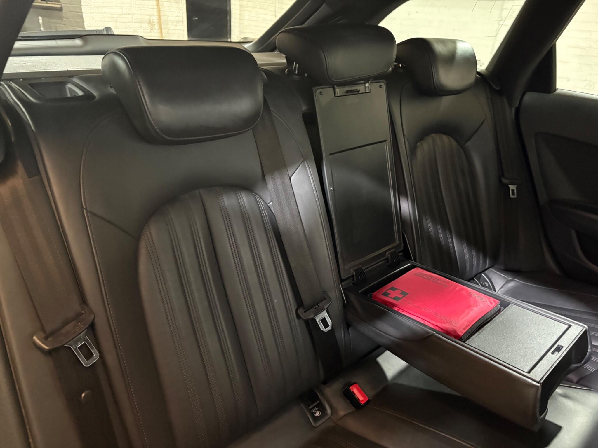 Audi A6 view 38