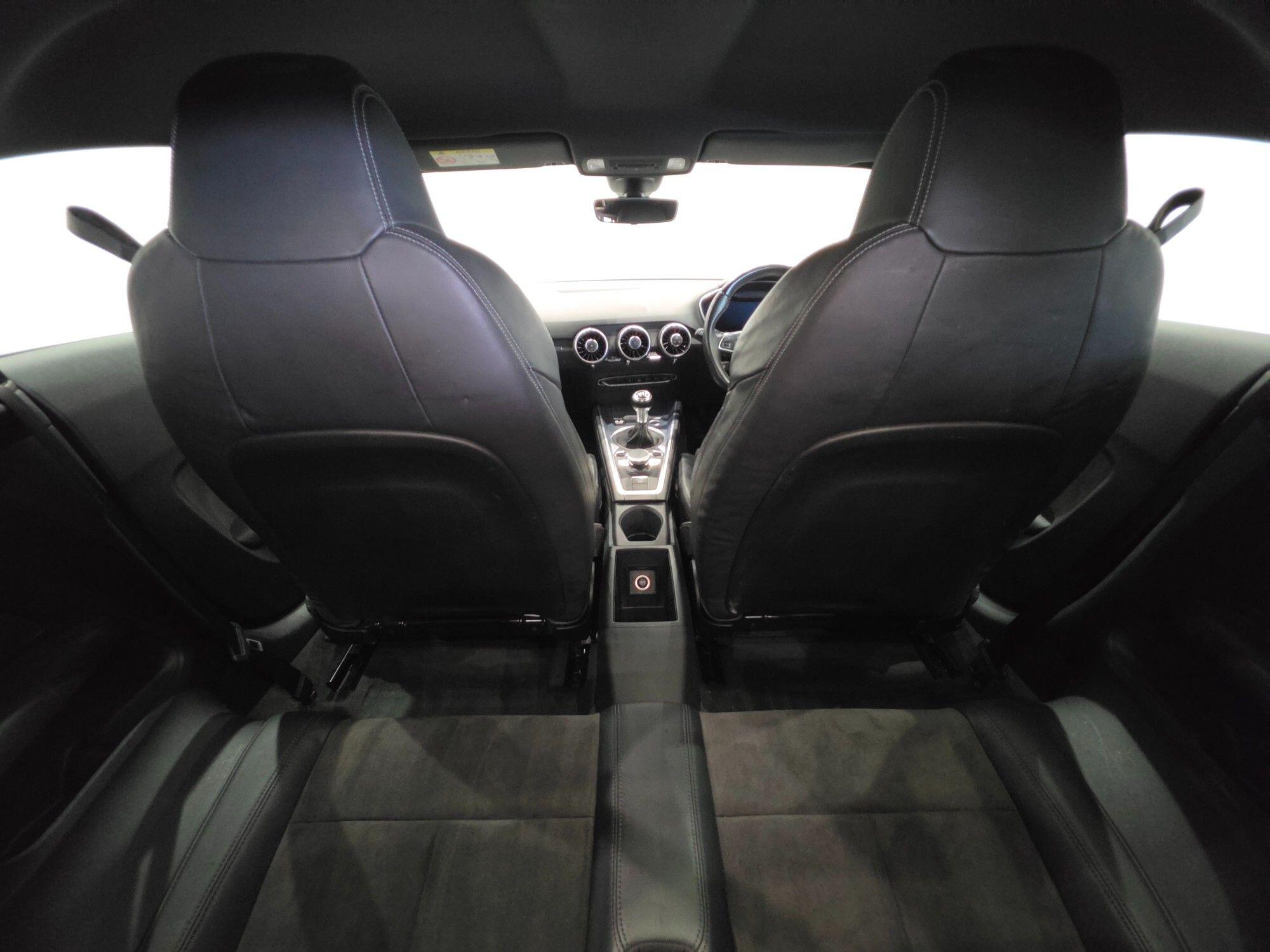 Audi TT view 25