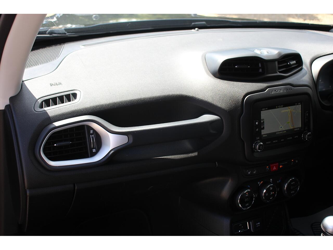 Jeep Renegade view 14