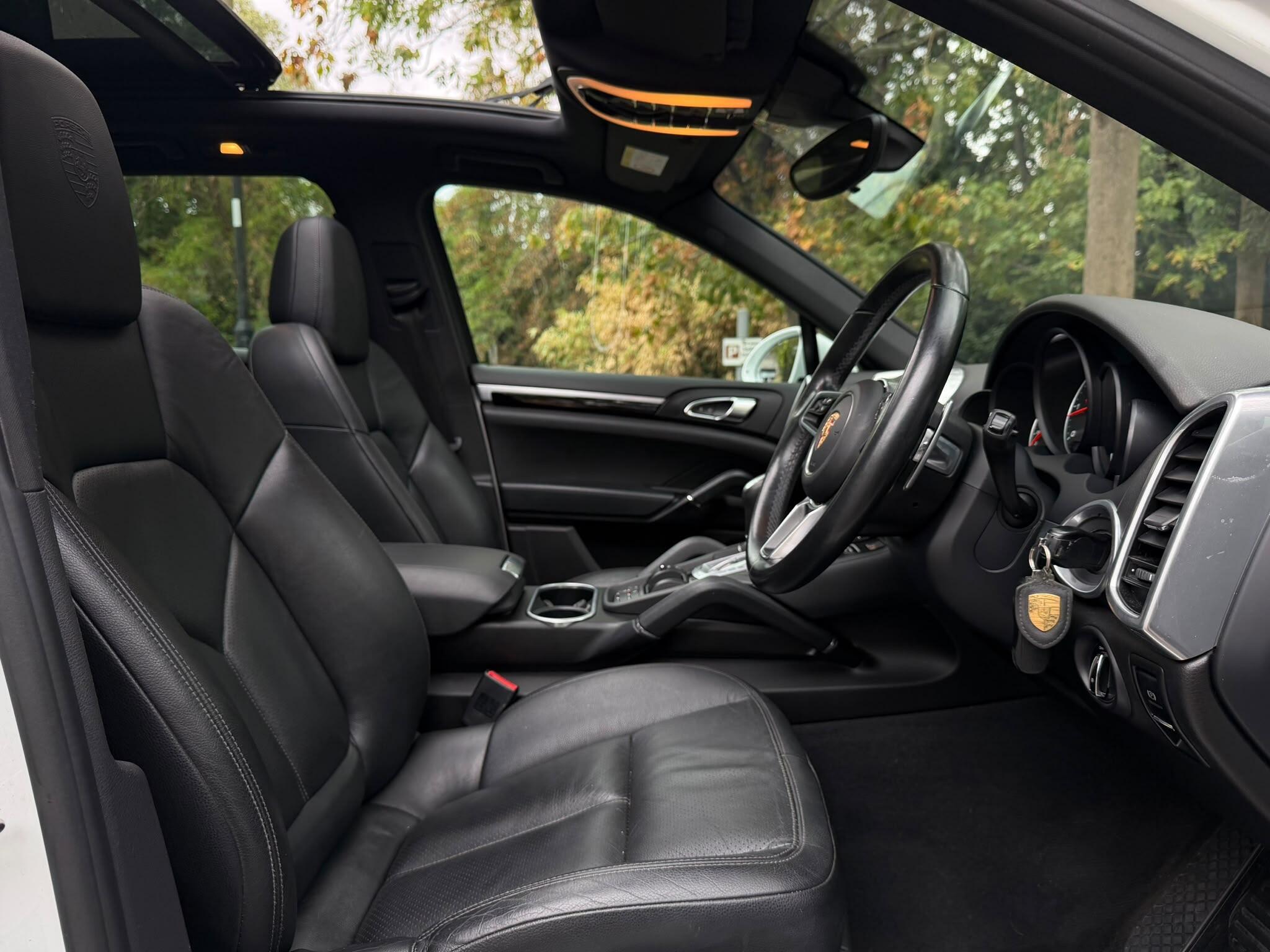 Porsche Cayenne view 11