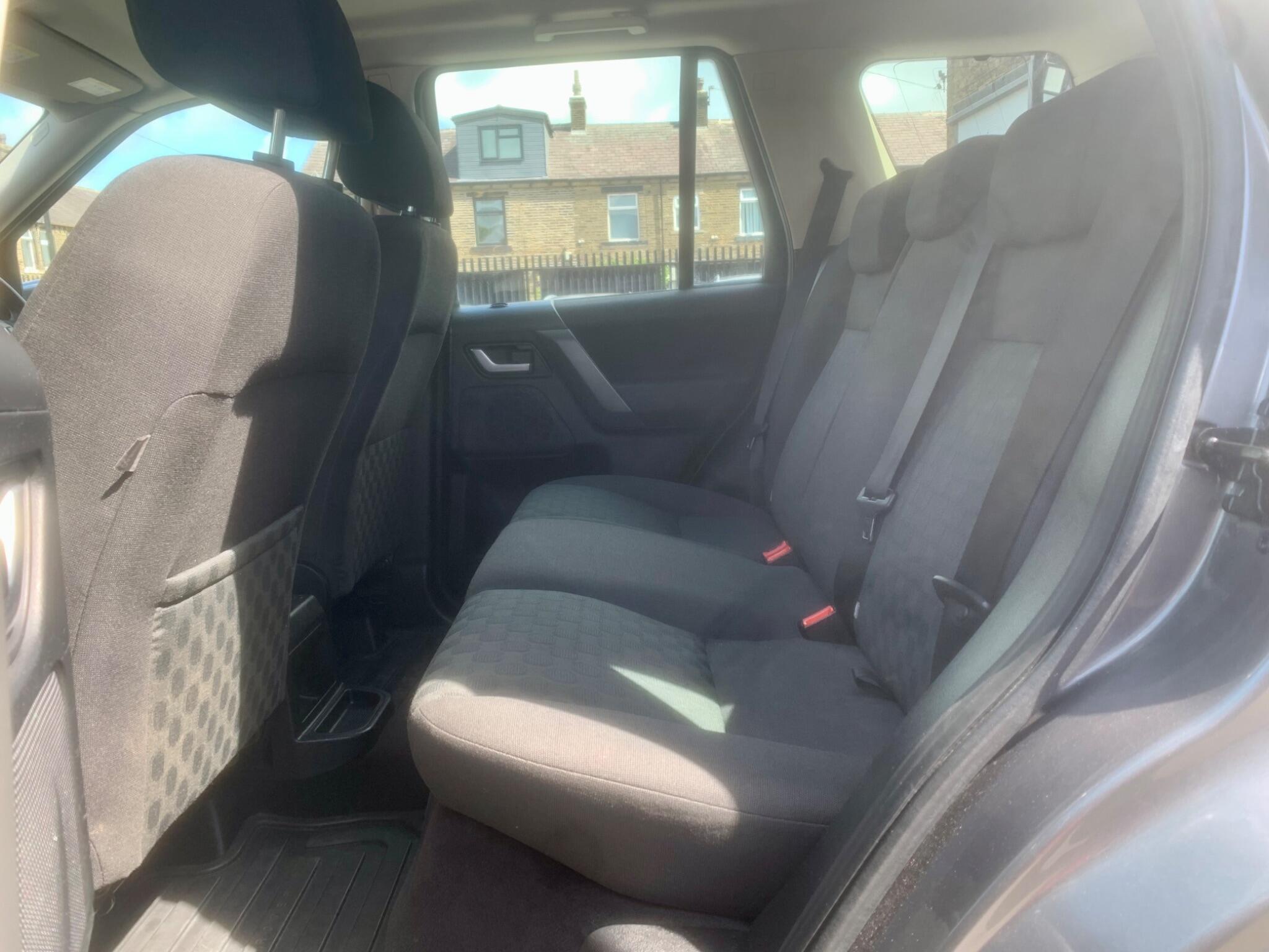 Land Rover Freelander 2 view 45