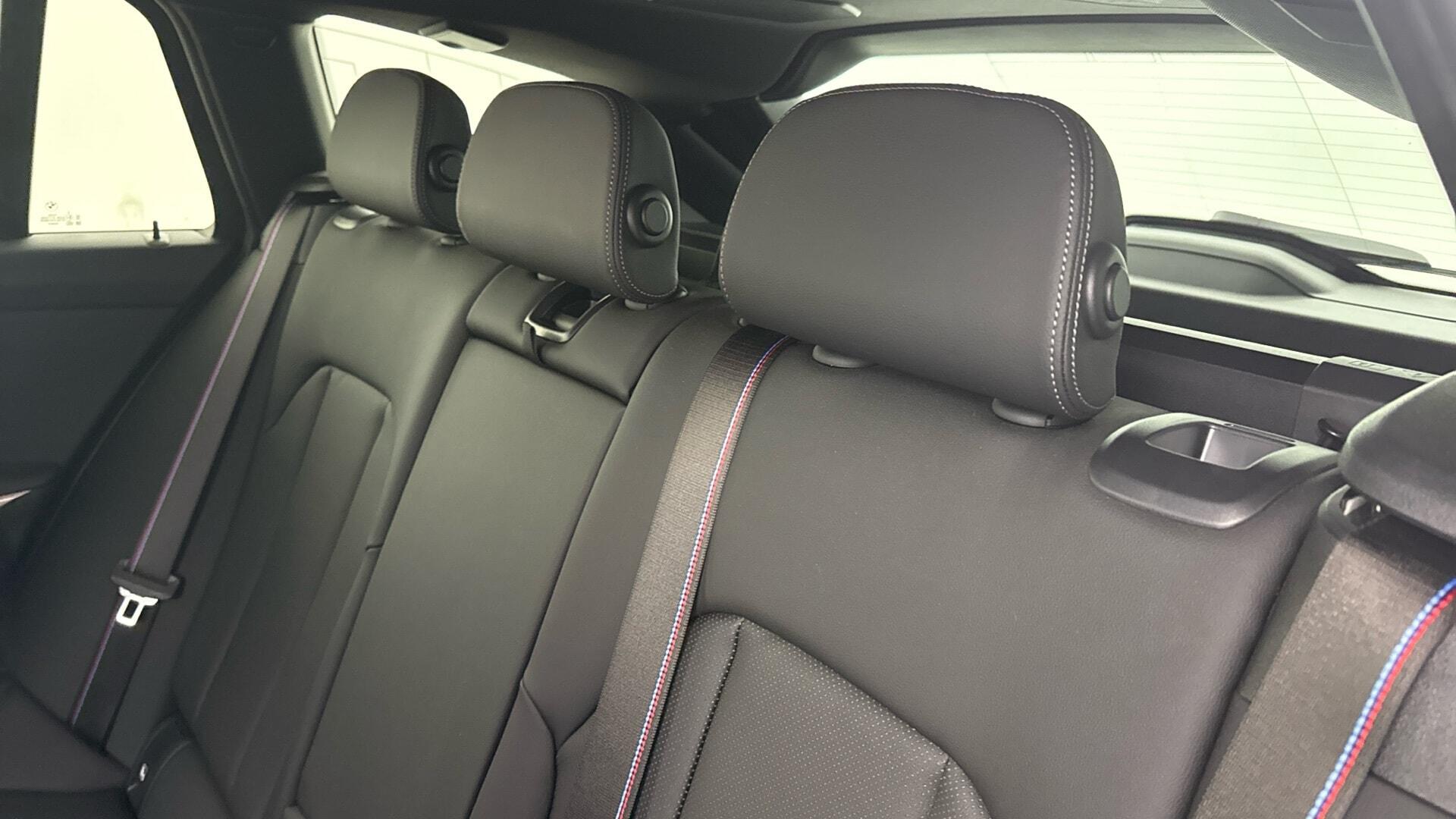 BMW 3 Series view 12