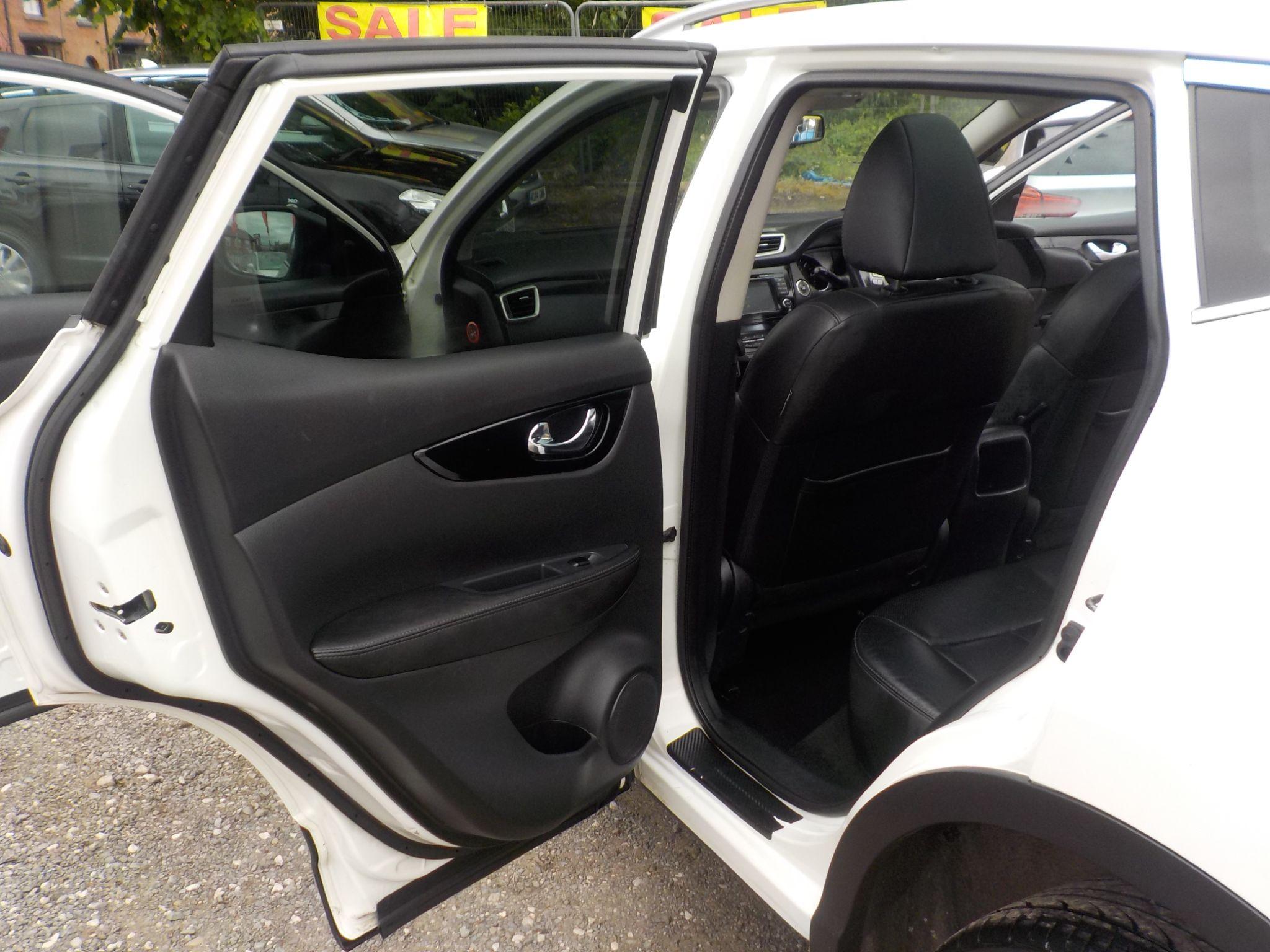 Nissan Qashqai 1.6 dCi Tekna 2WD Euro 5 (s/s) 5dr