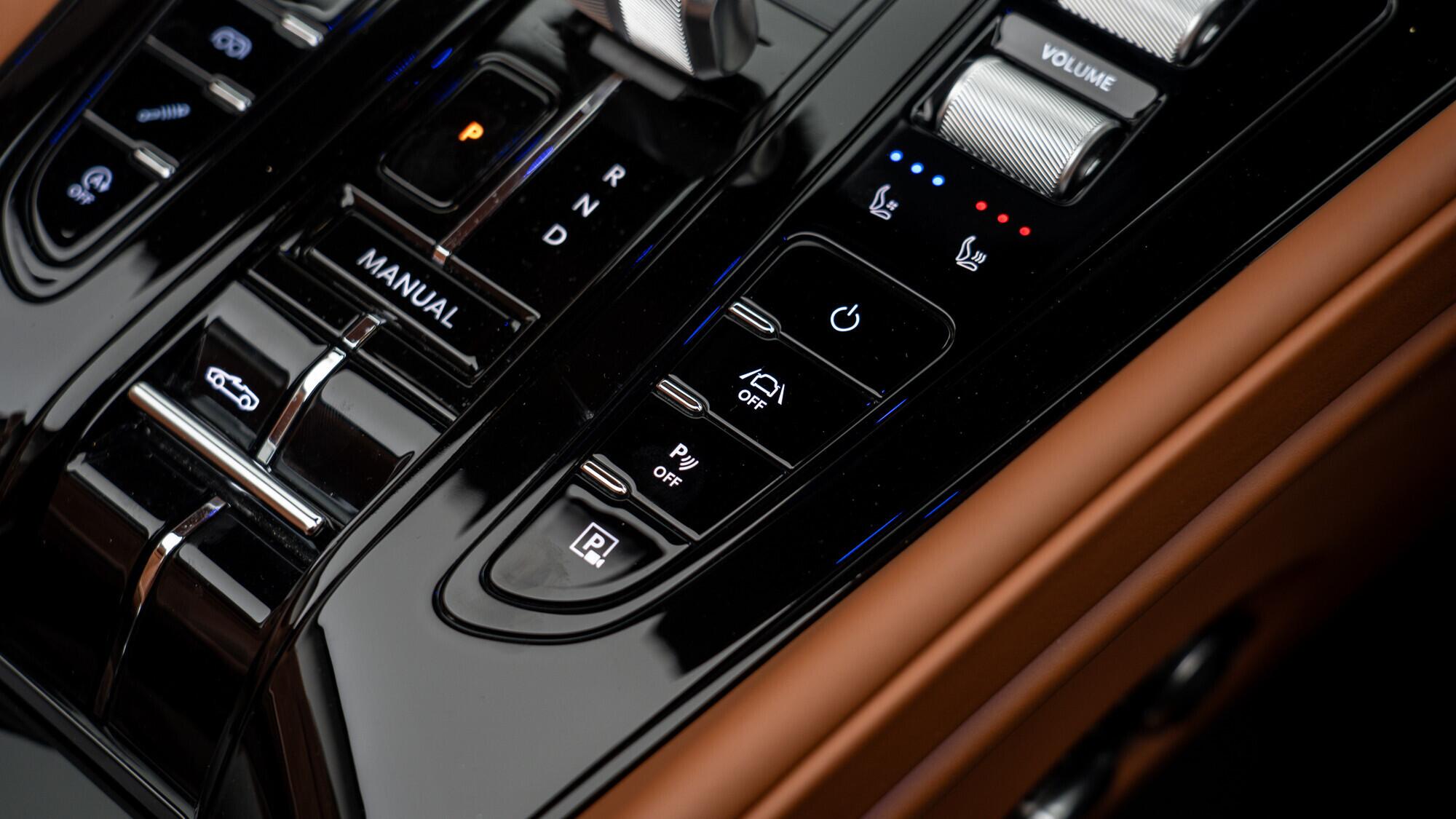 Aston Martin Volante view 39
