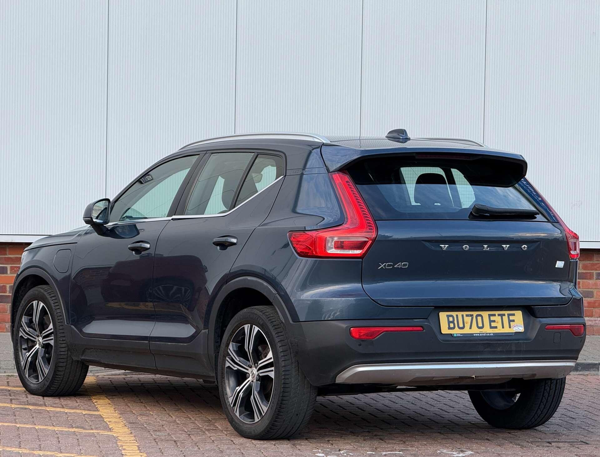 Volvo XC40 view 4