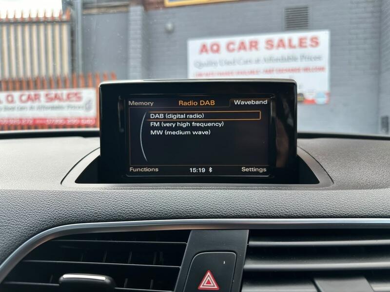 Audi Q3 view 24