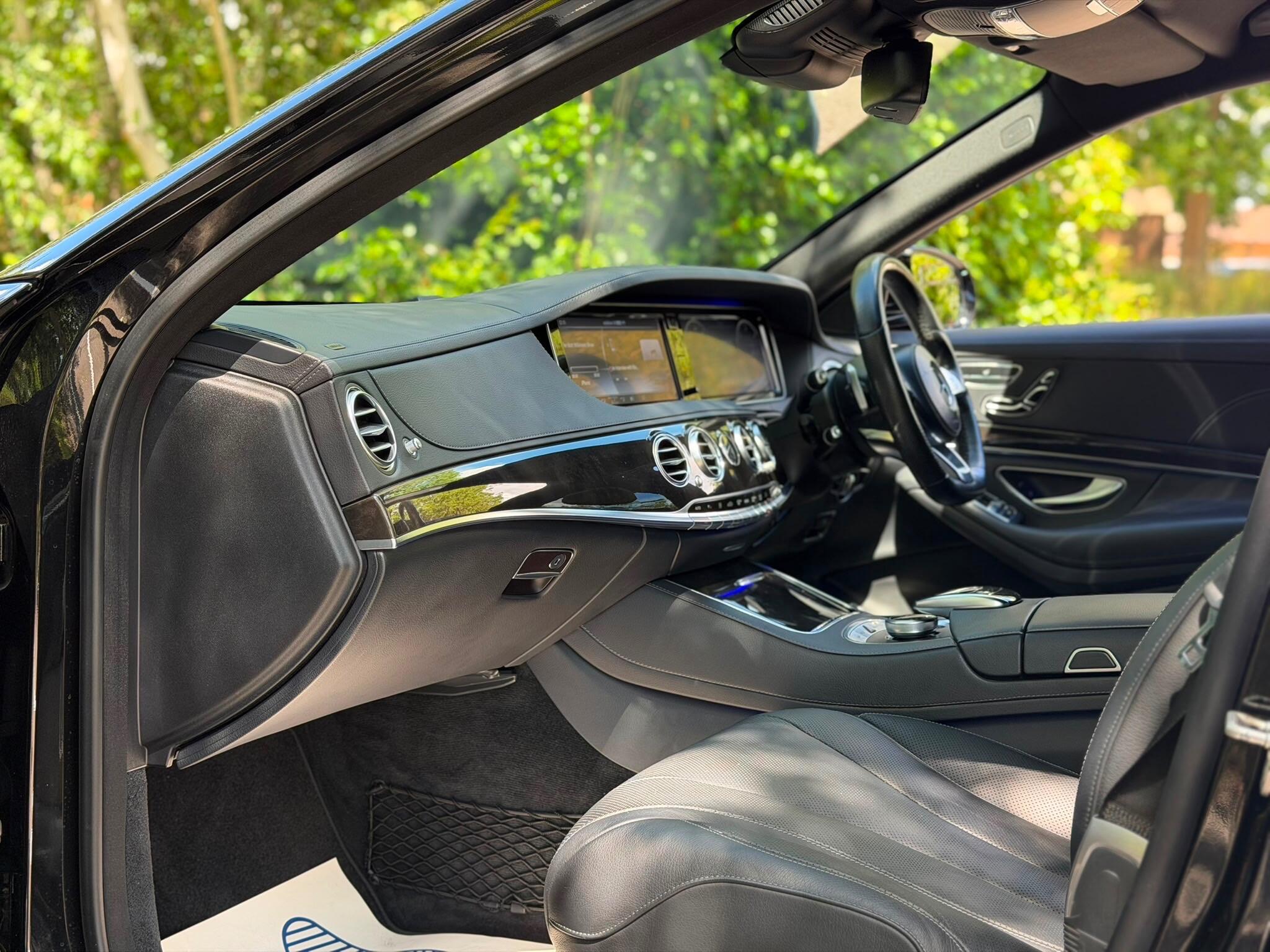 Mercedes-Benz S-Class view 13