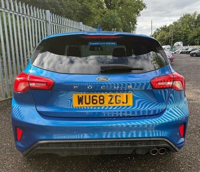 2018 Ford Focus image 15