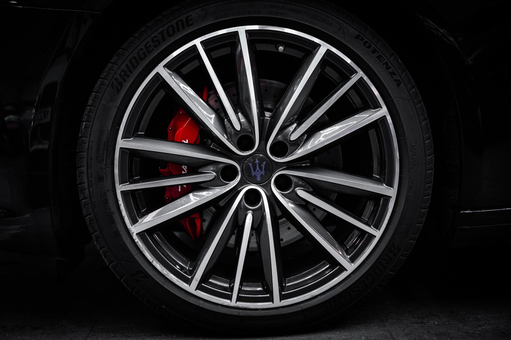 Maserati Quattroporte view 29