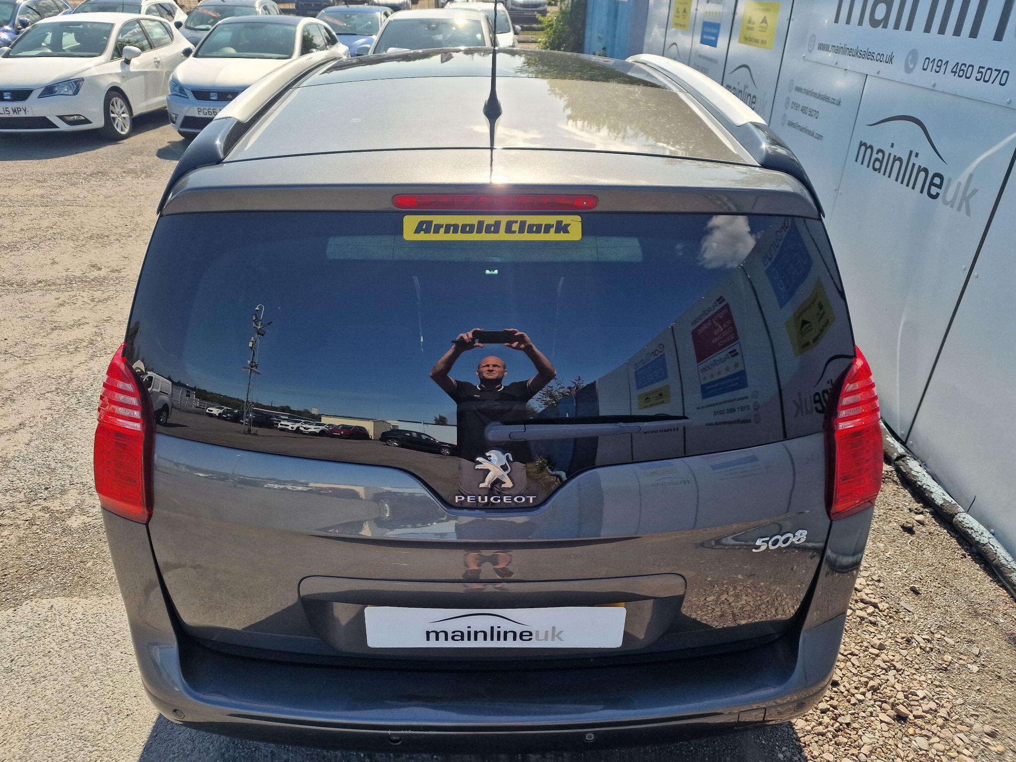 Peugeot 5008 view 18
