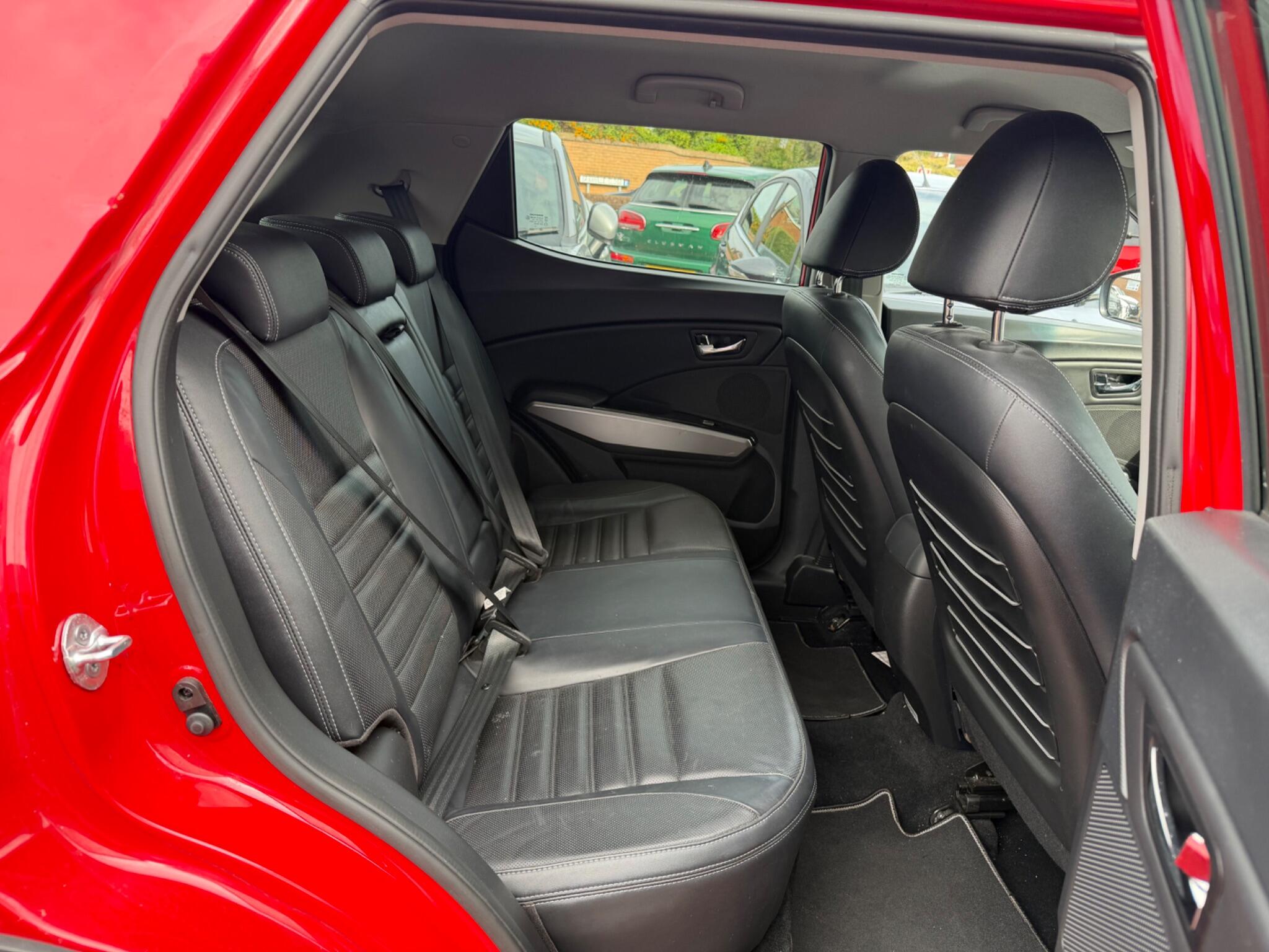 KGM Tivoli view 36