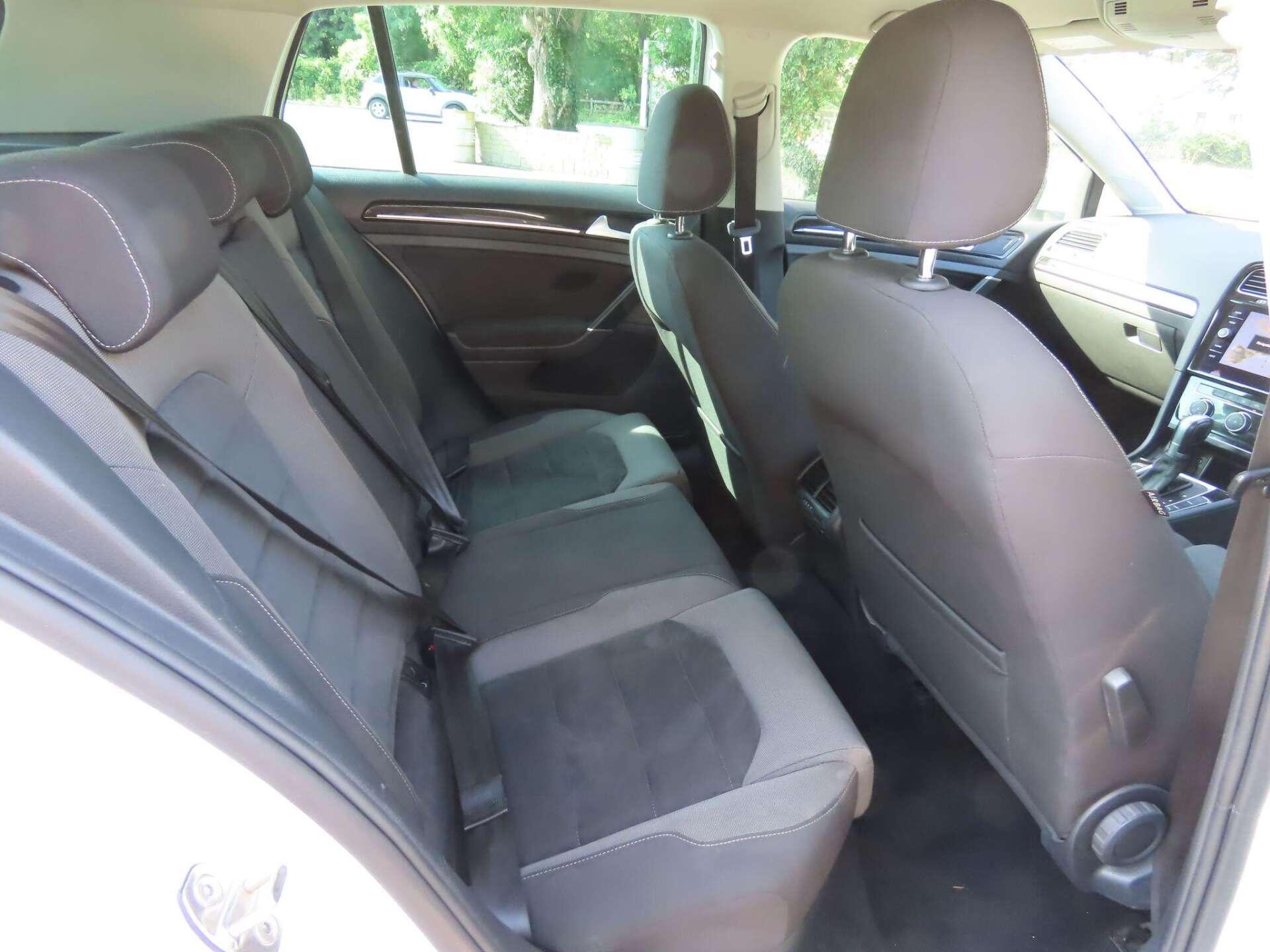 Volkswagen Golf view 9