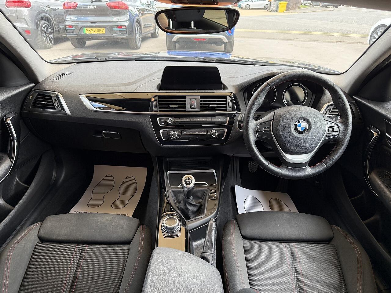 BMW 1 Series view 9