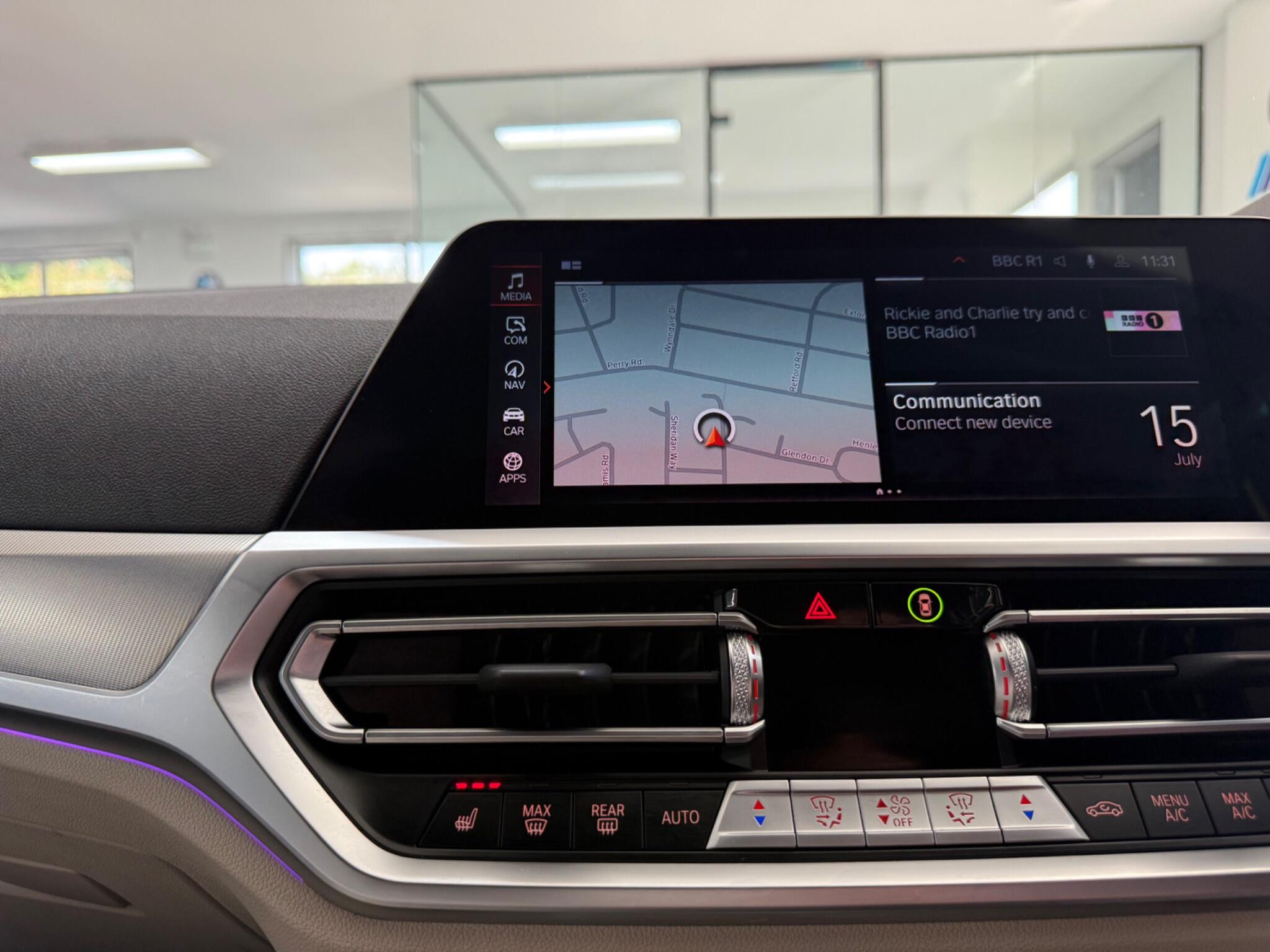 BMW 3 Series view 24
