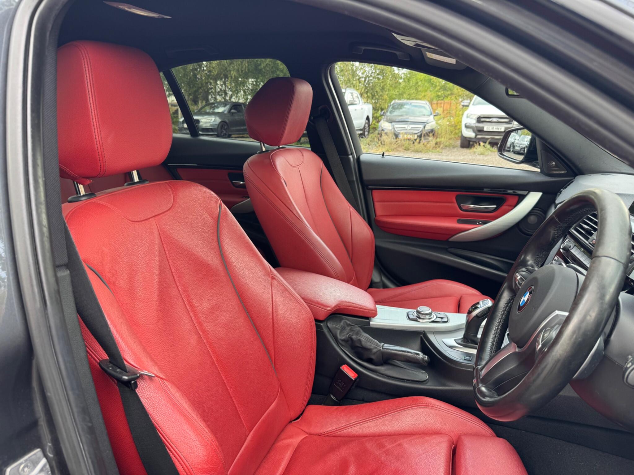 BMW 3 Series view 17