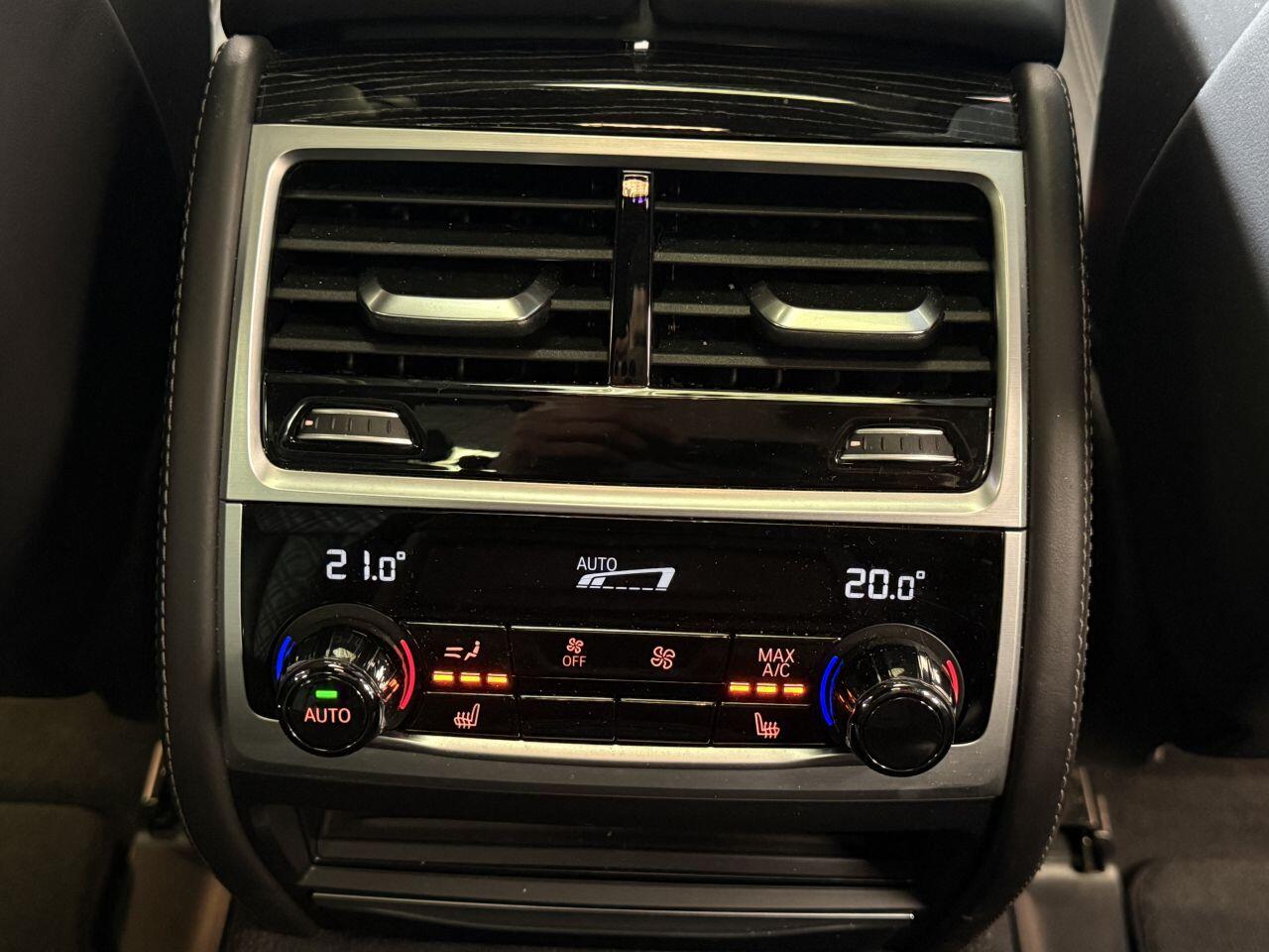 BMW 7 Series view 37