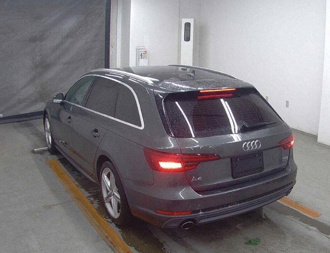 Audi A4 view 3