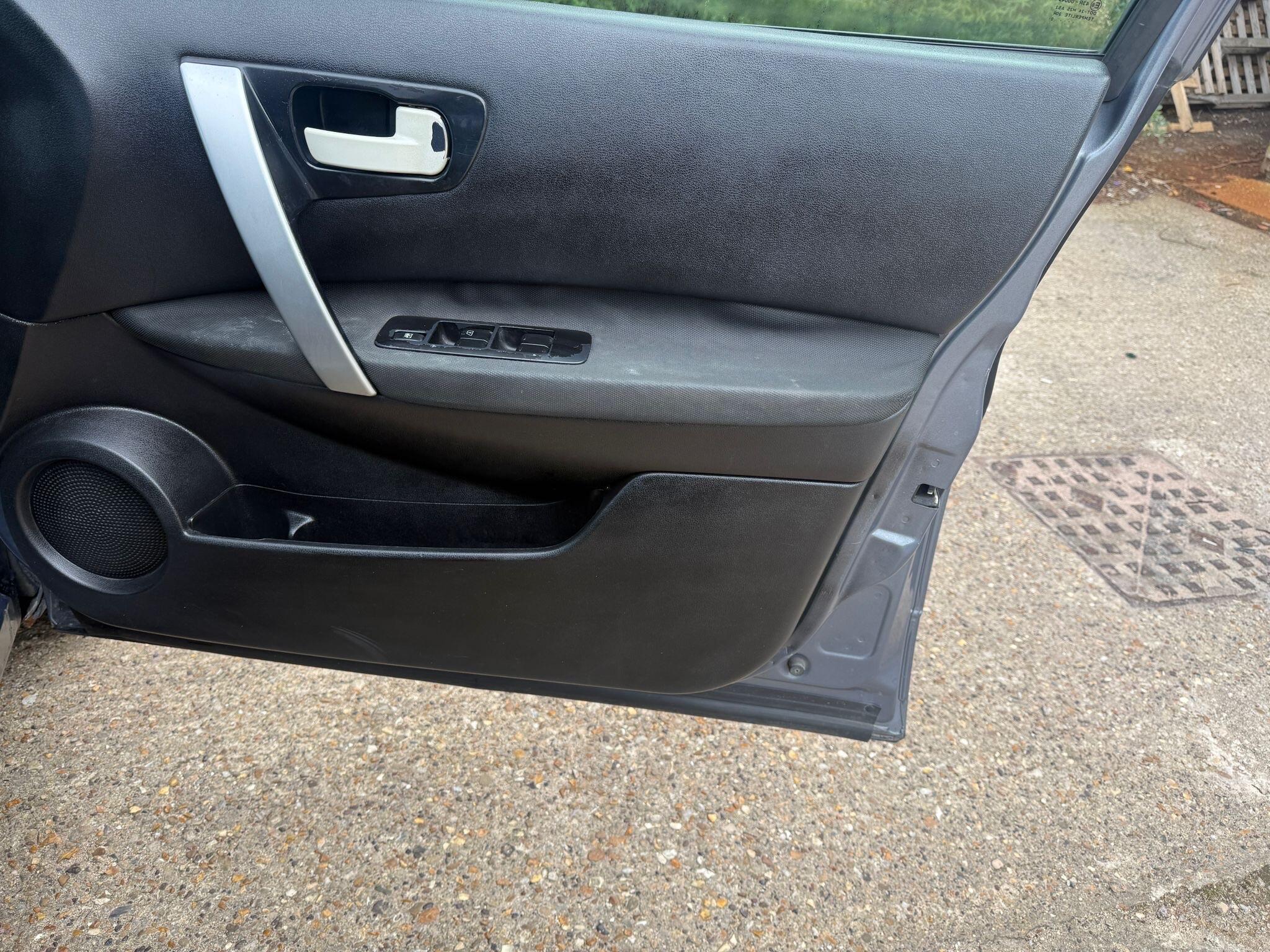 Nissan Qashqai+2 view 5