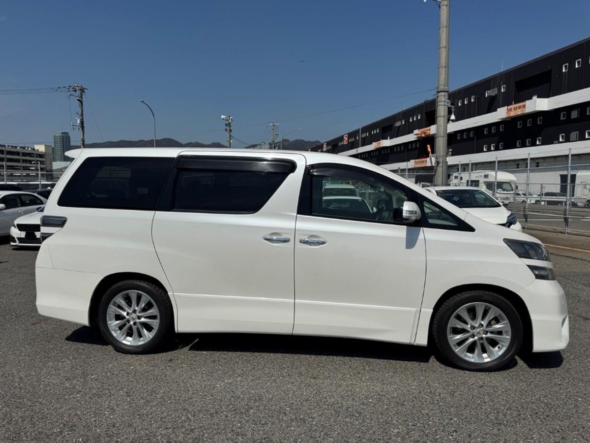 Toyota Vellfire view 10