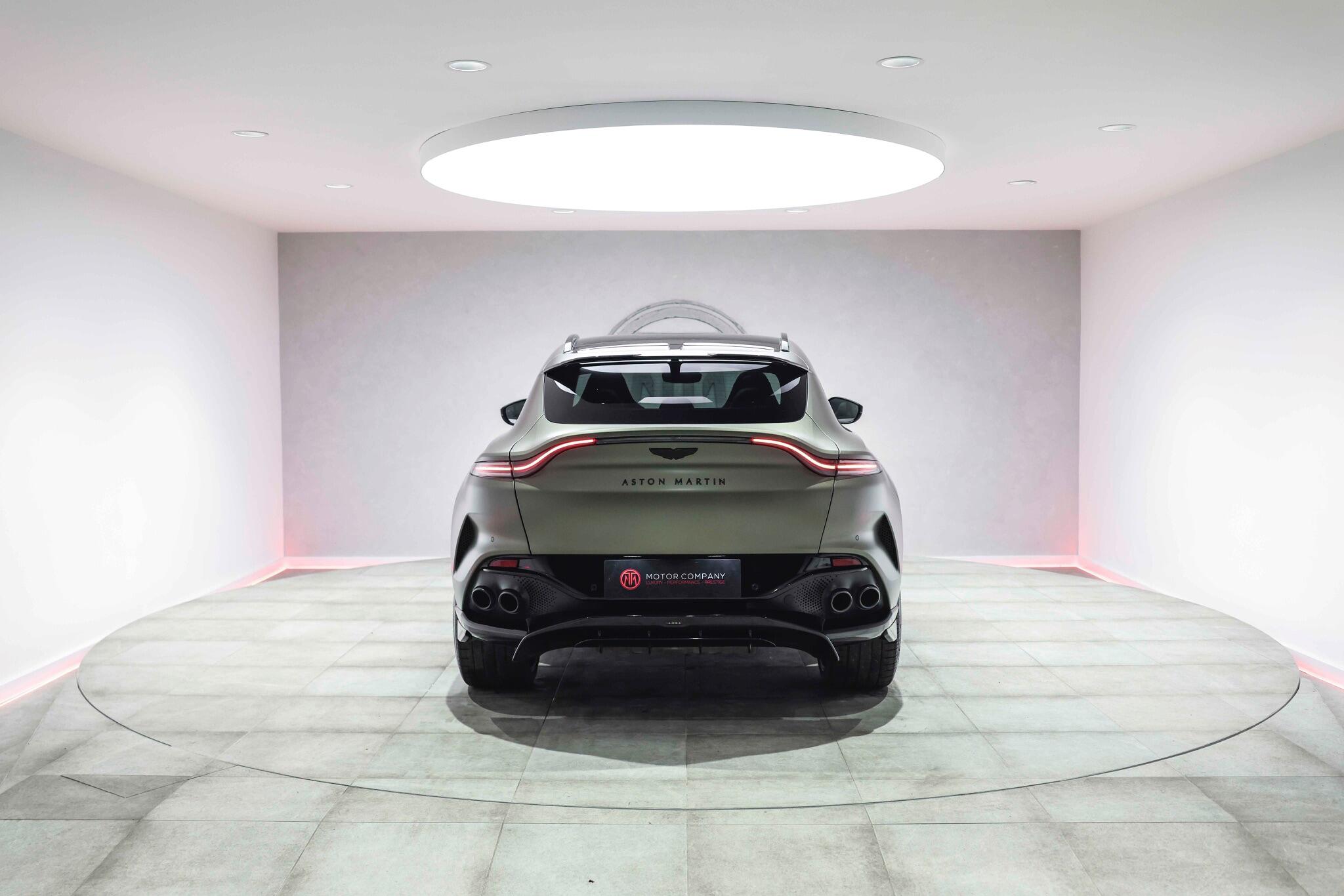 Aston Martin DBX view 9