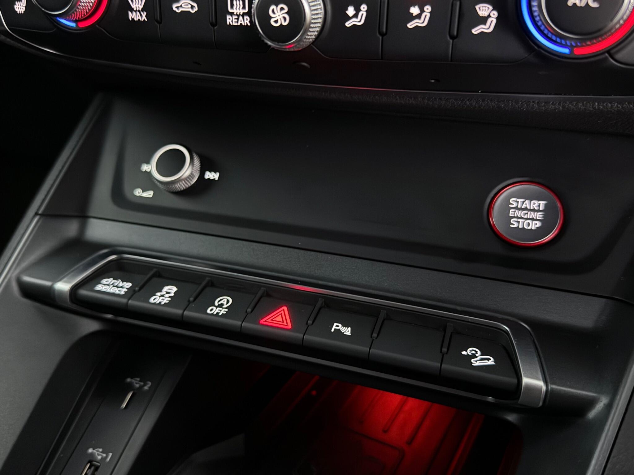 Audi RS Q3 view 33