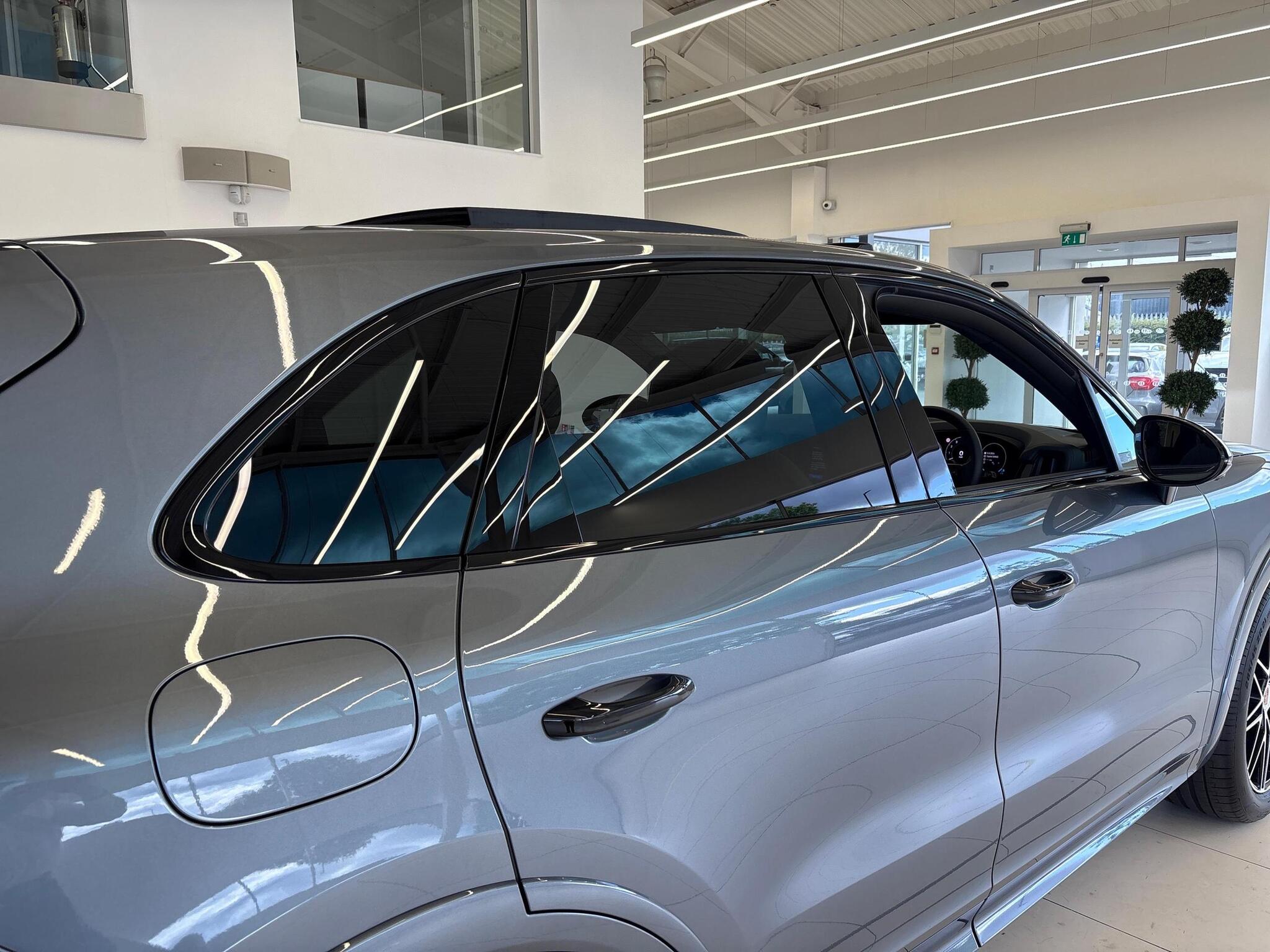 Porsche Cayenne view 48