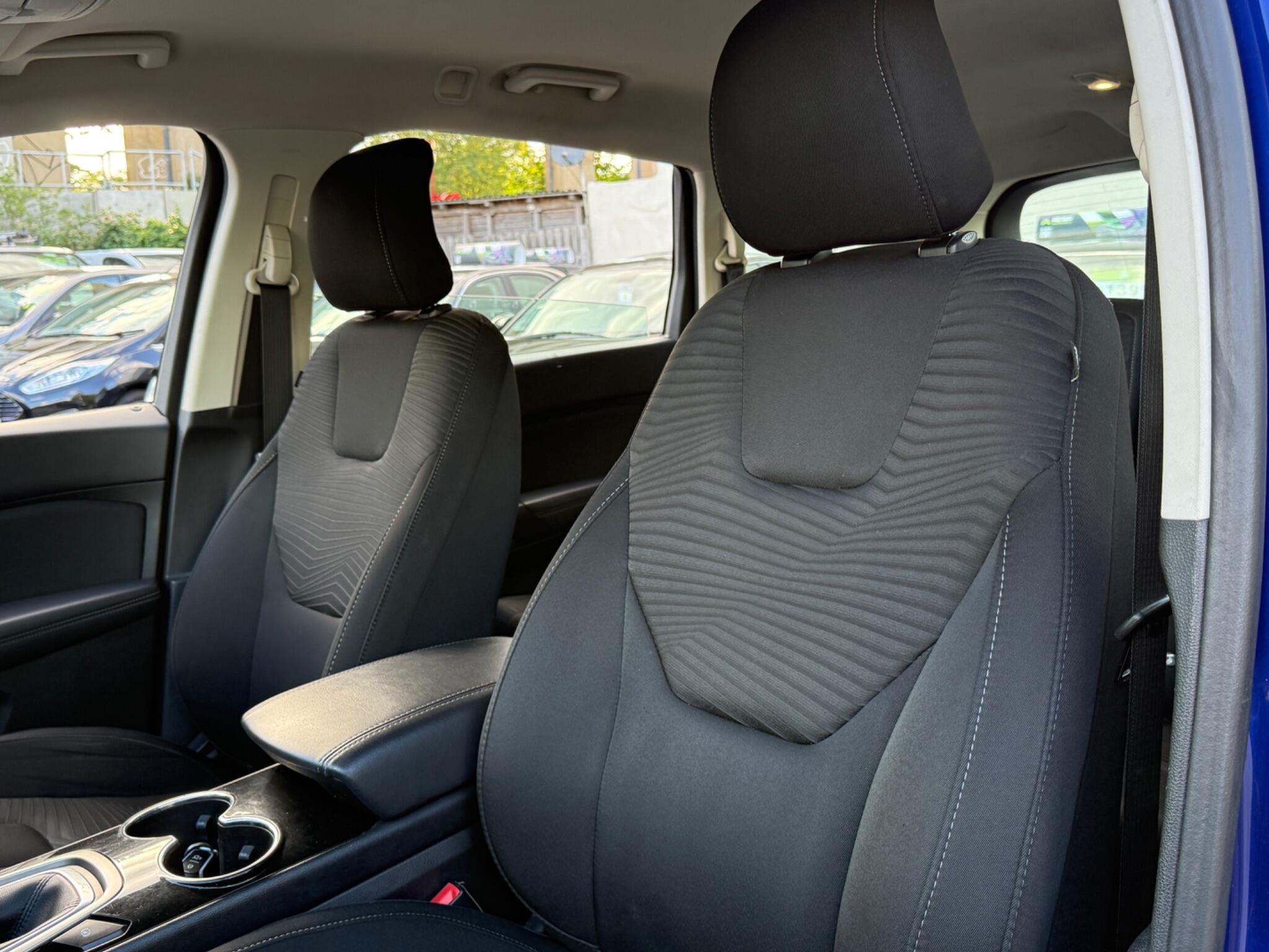 Ford S-Max - Image 55