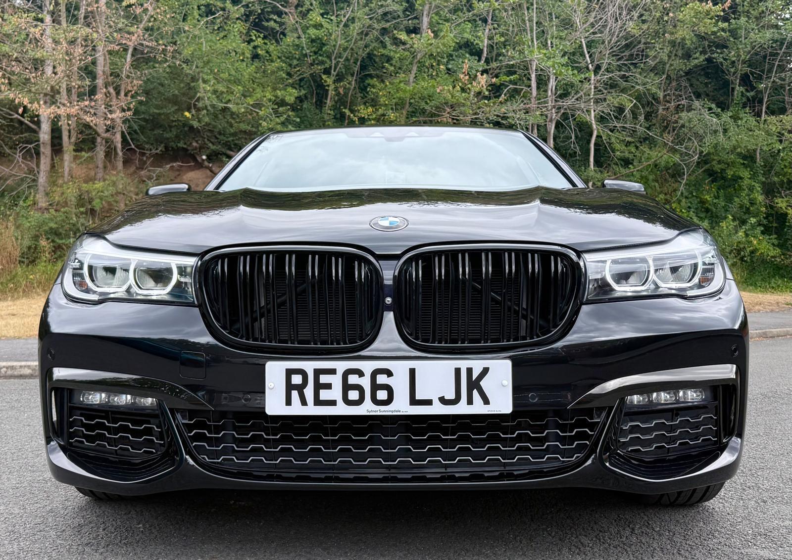 BMW 7 Series view 5