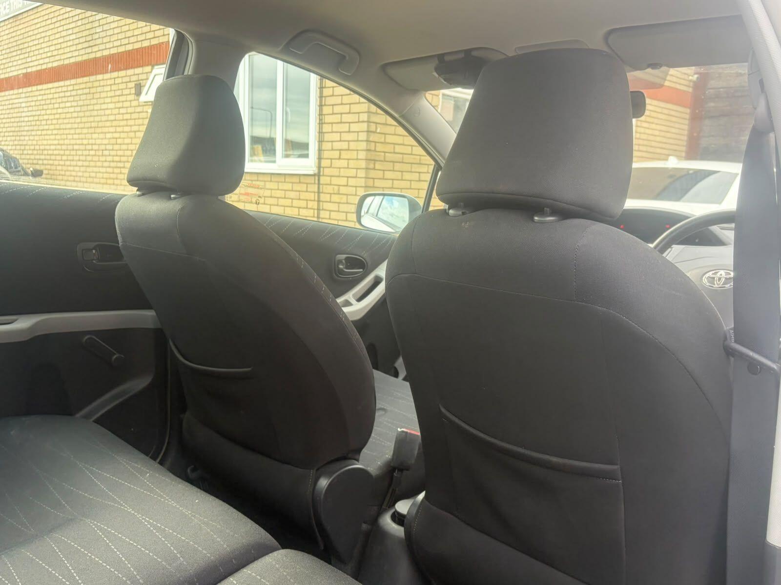 Toyota Yaris view 14
