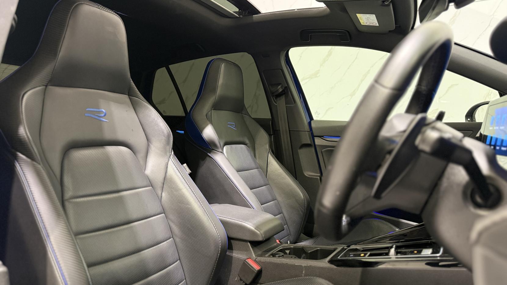 Volkswagen Golf view 3