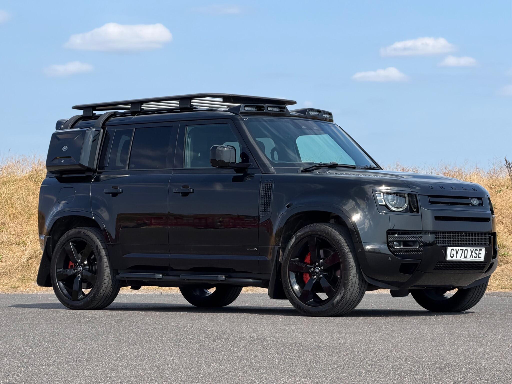Land Rover Defender 110 view 37