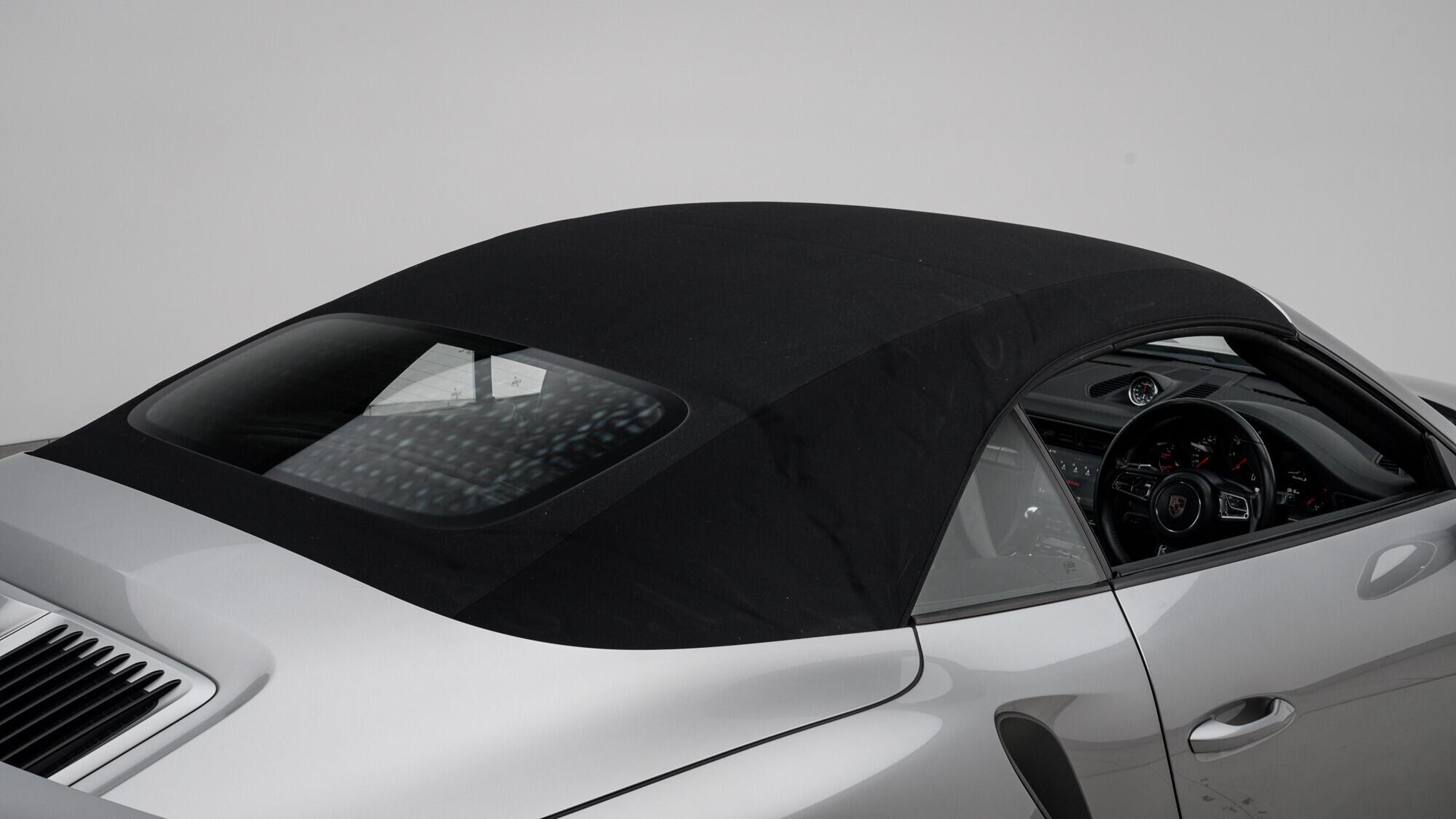 Porsche 911 view 14