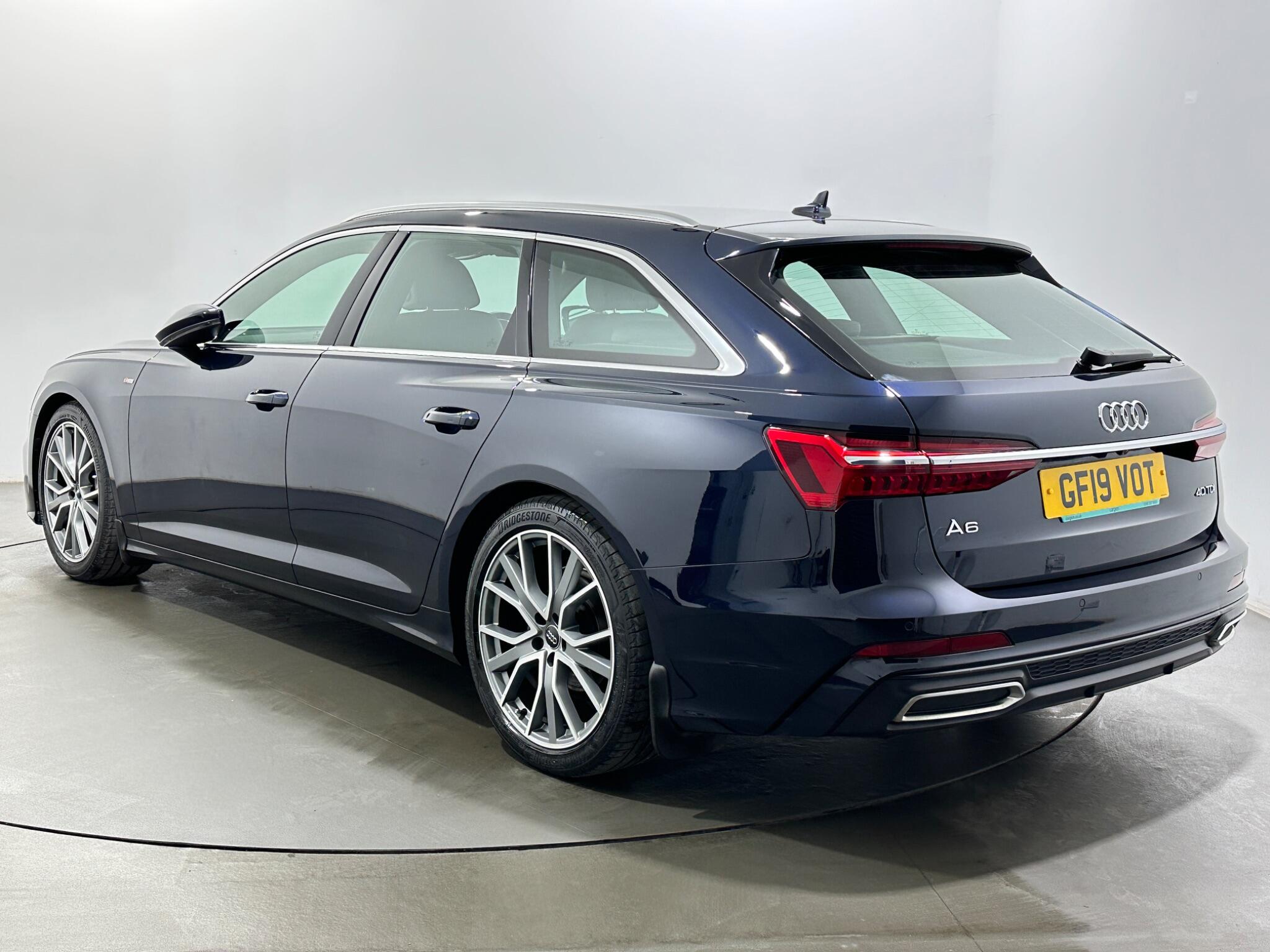 Audi A6 view 6