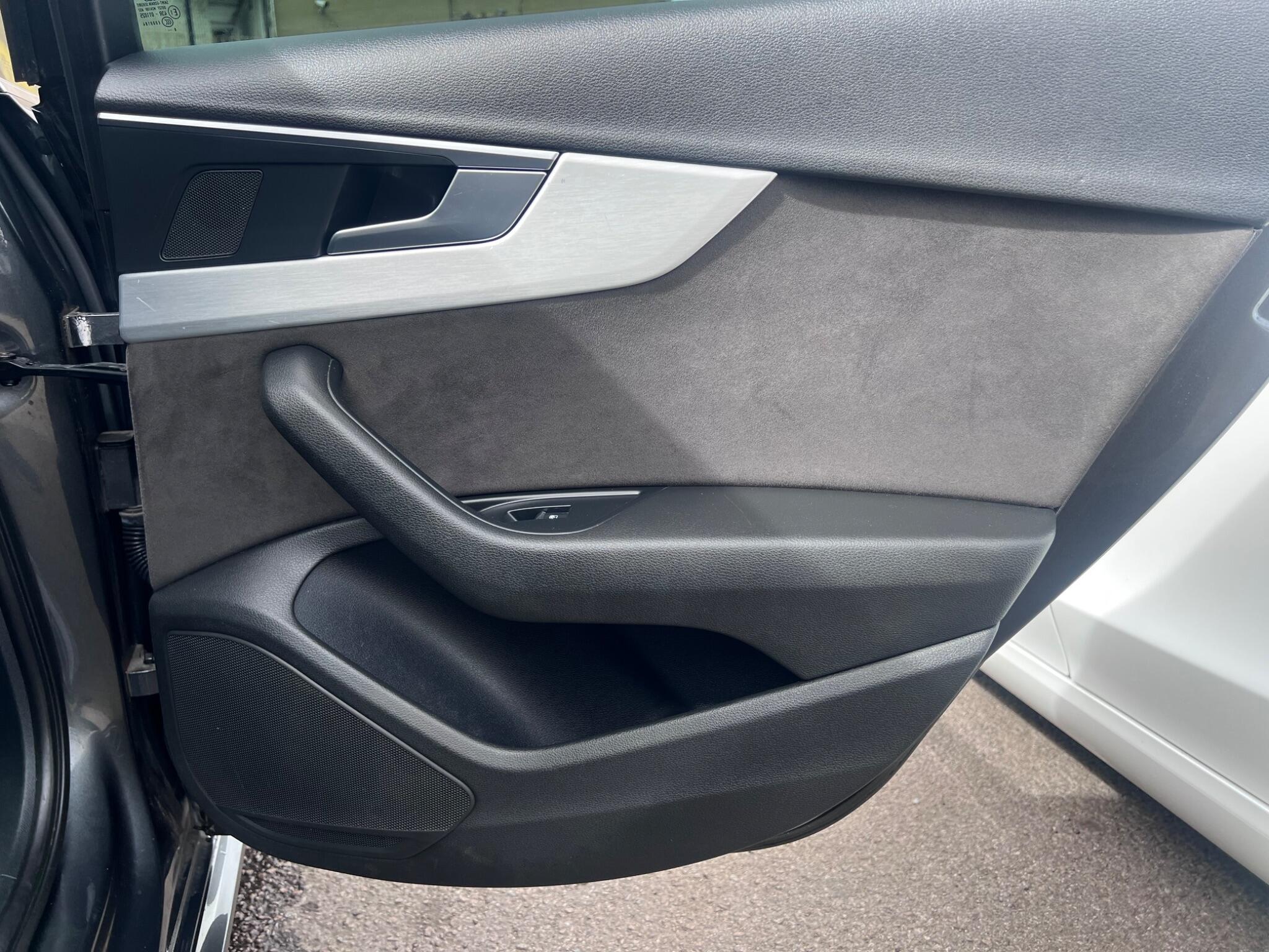 Audi A4 Avant view 31