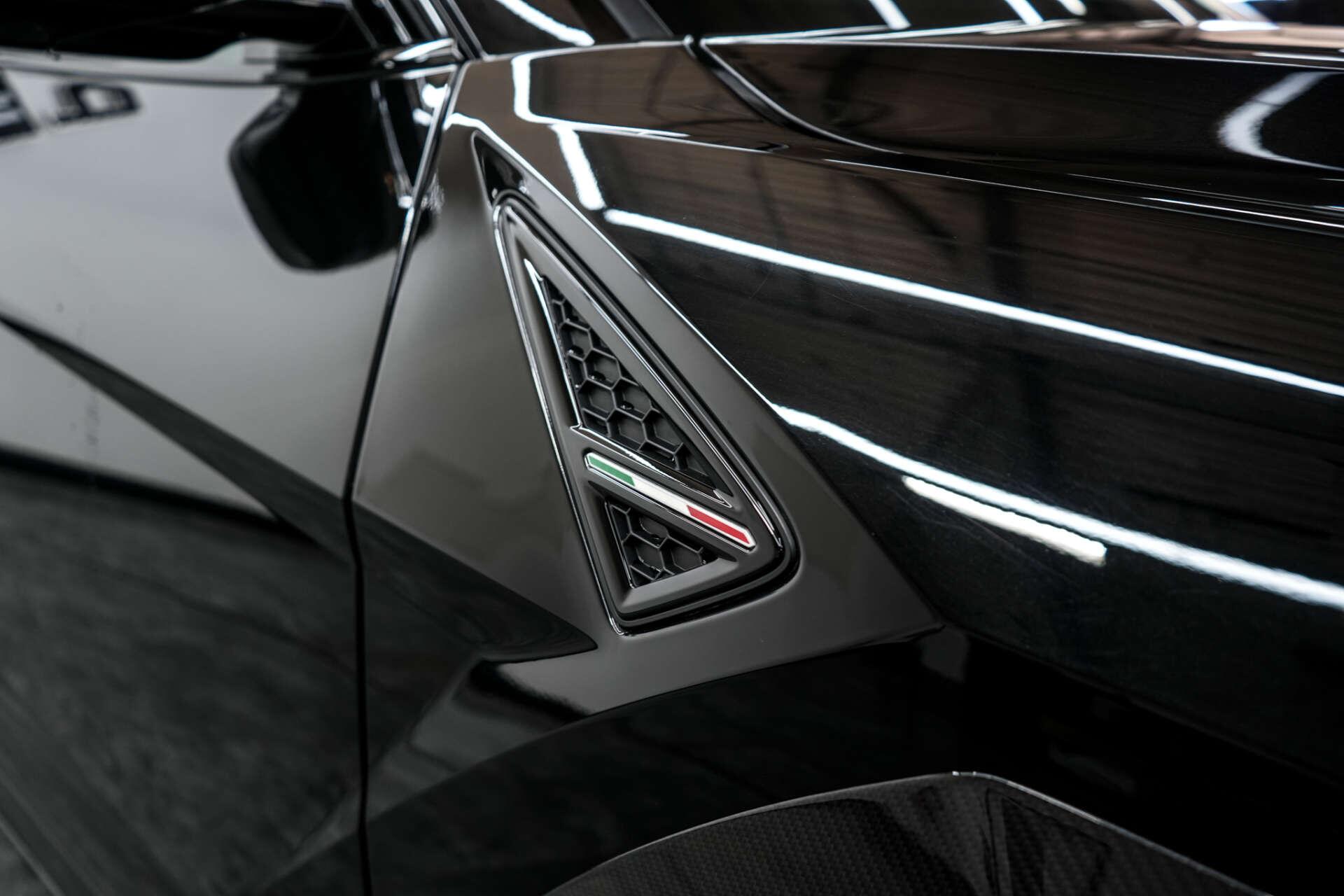 Lamborghini Urus view 11