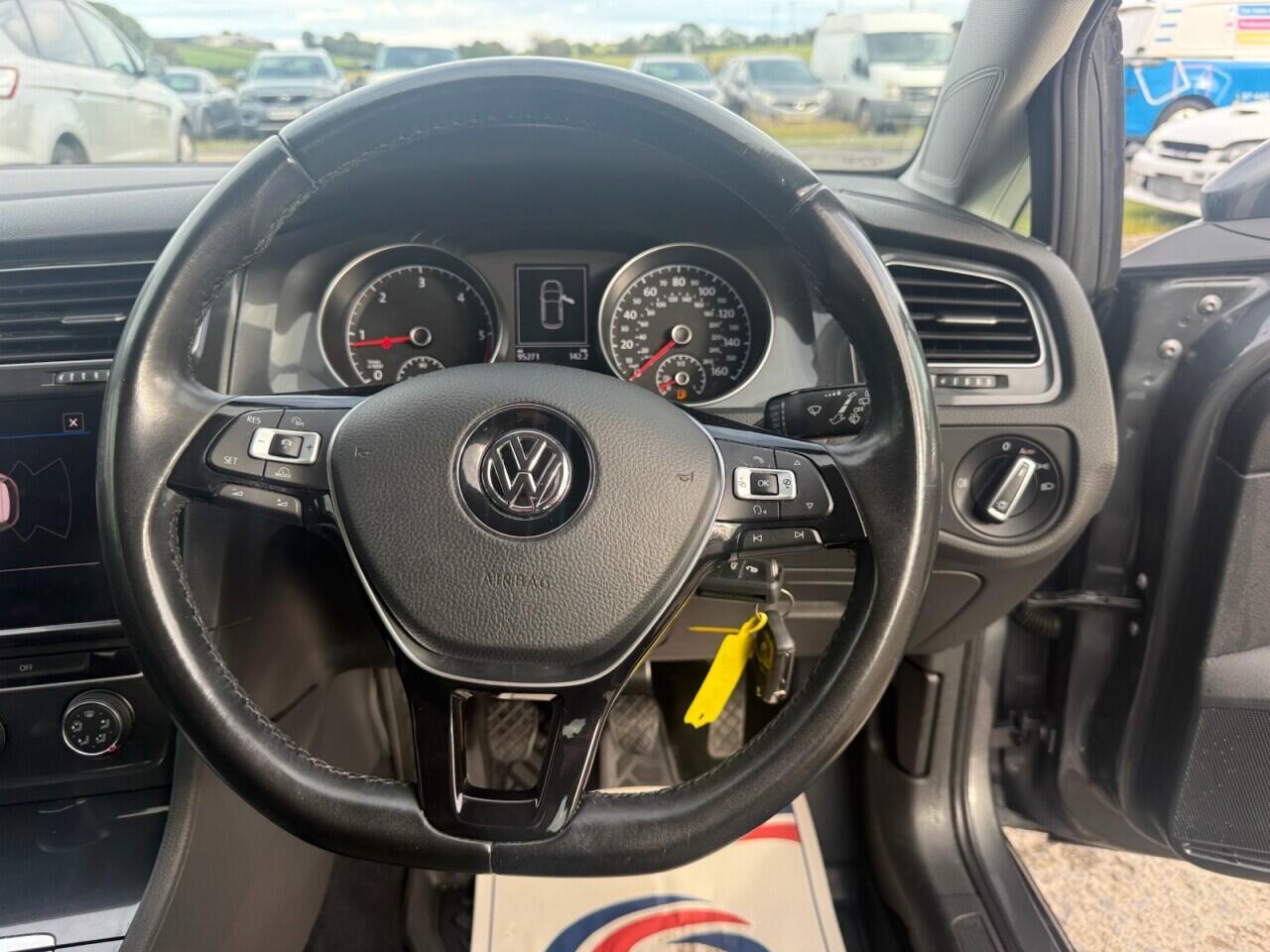 Volkswagen Golf view 10