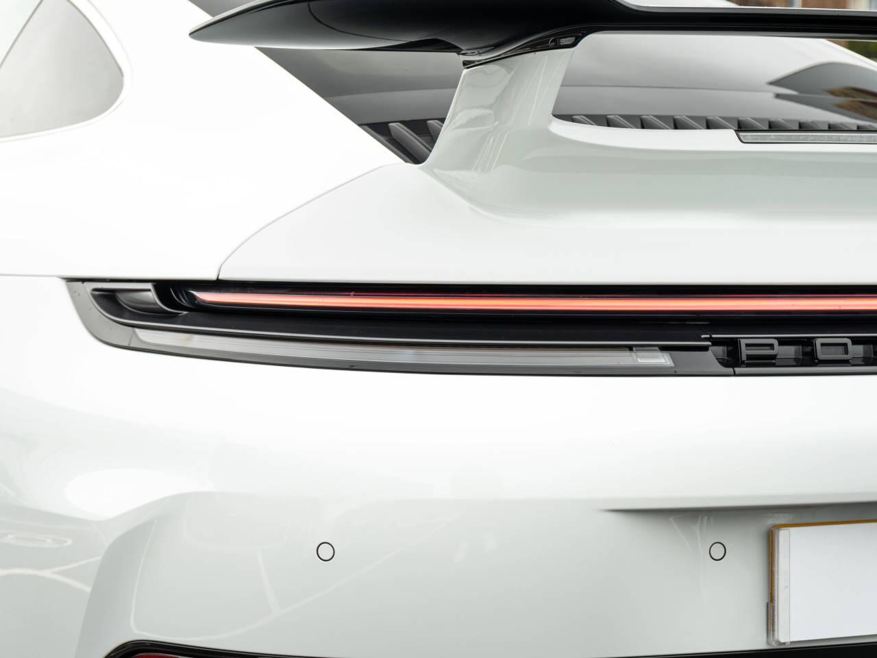 Porsche 911 view 19