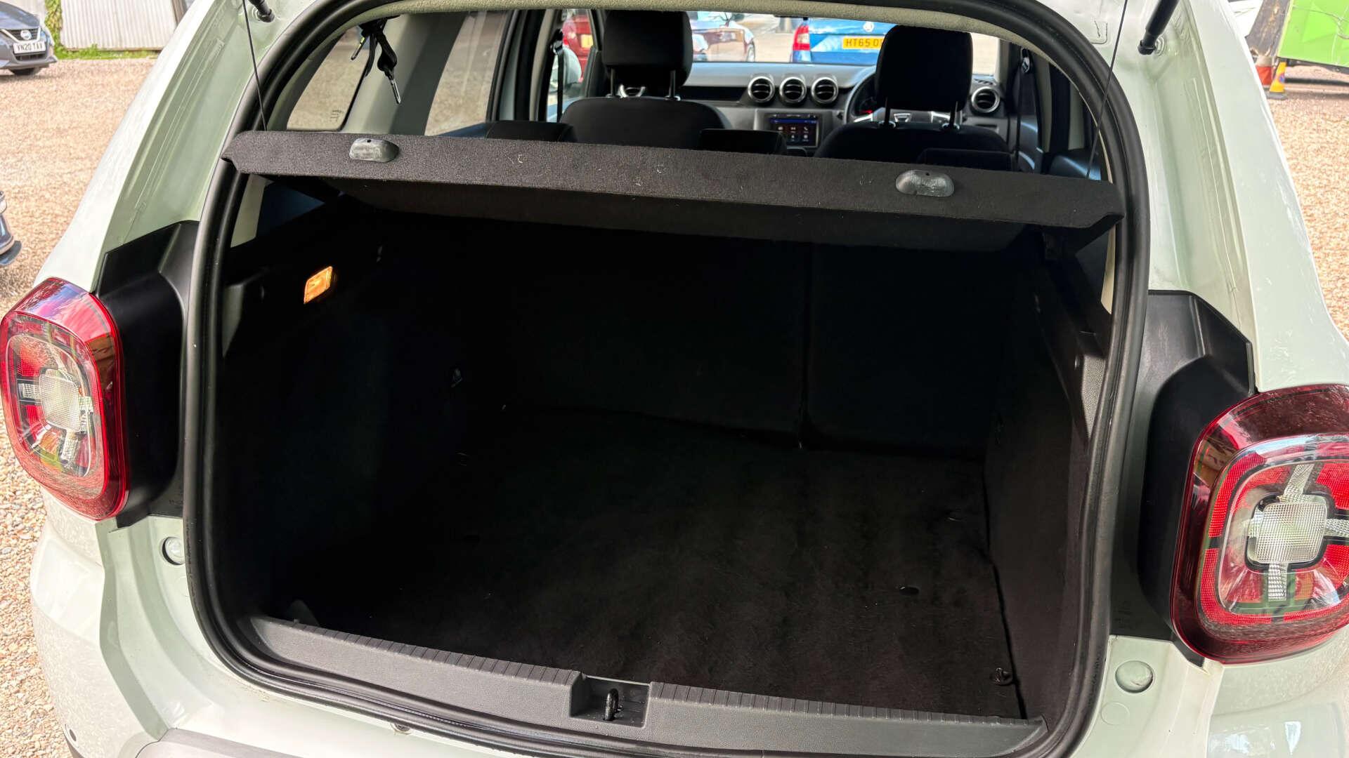 Dacia Duster view 44