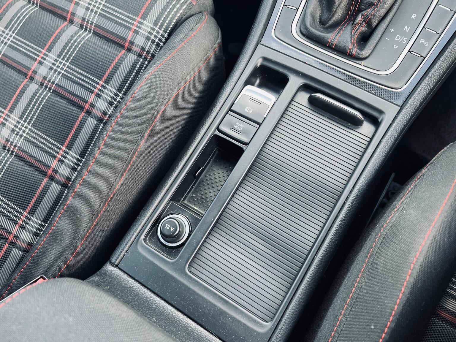 Volkswagen Golf view 24