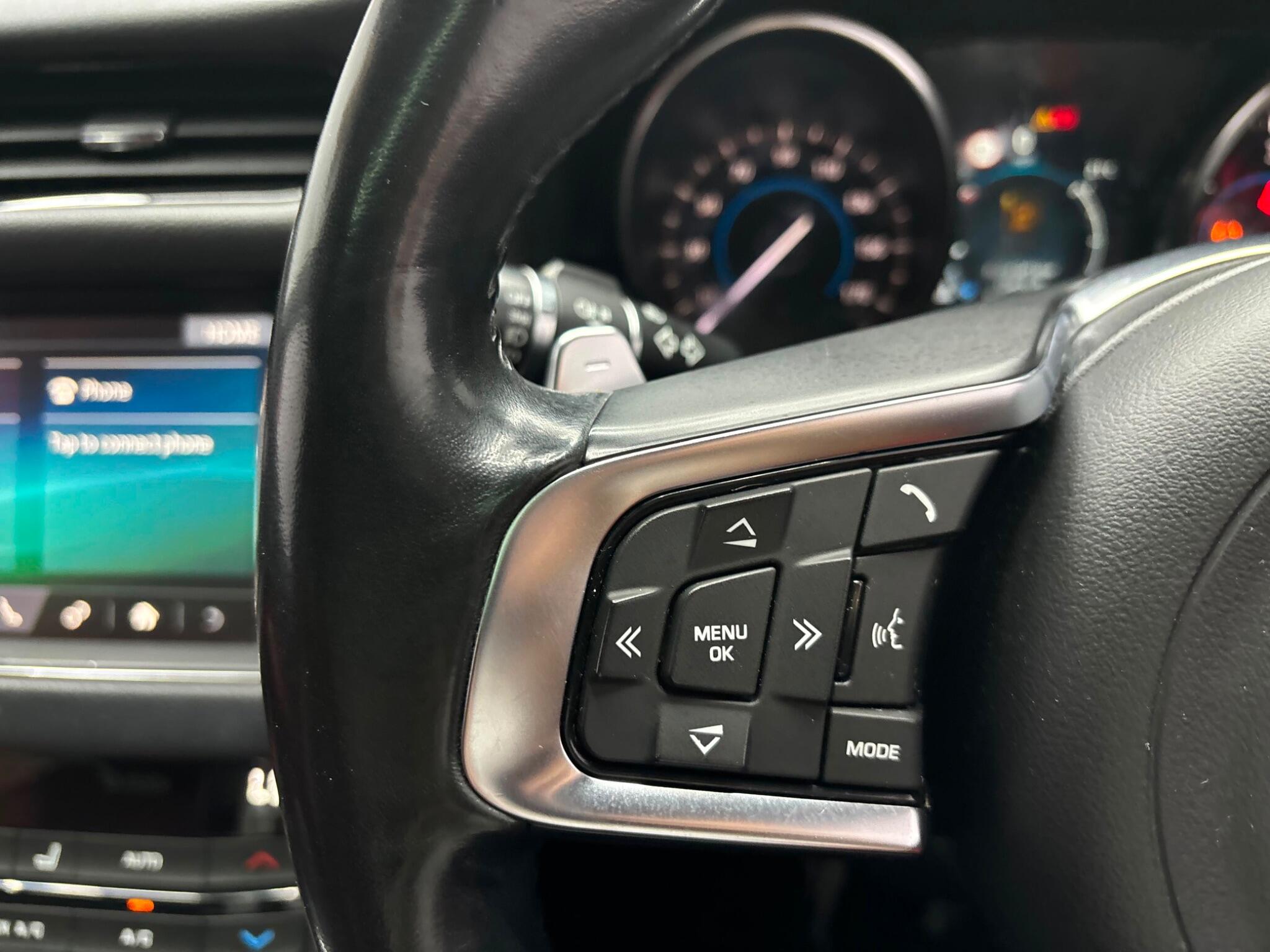 Jaguar XF view 10